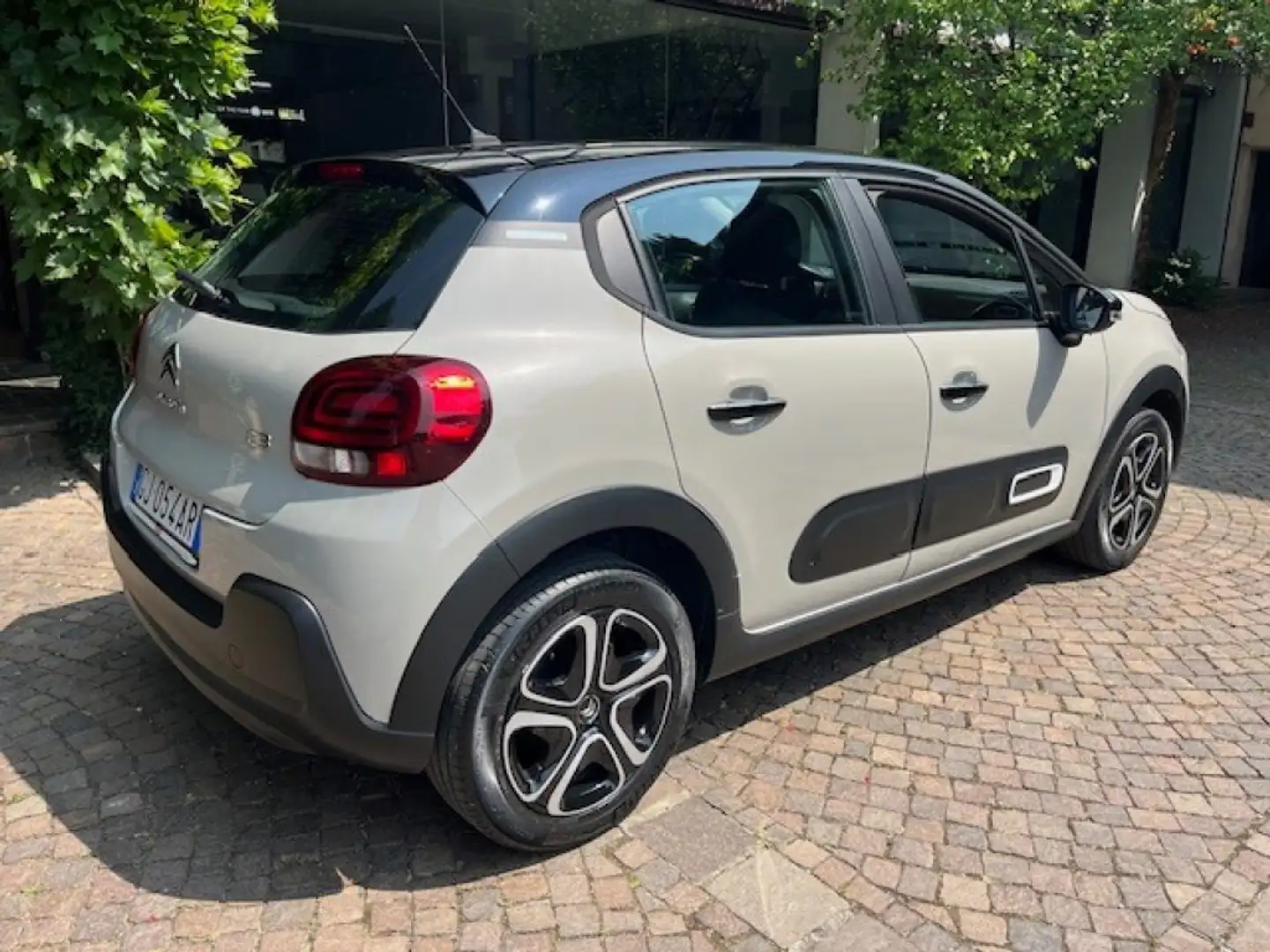 Citroen C3 PureTech 110 S&S EAT6 Shine Grigio - 2