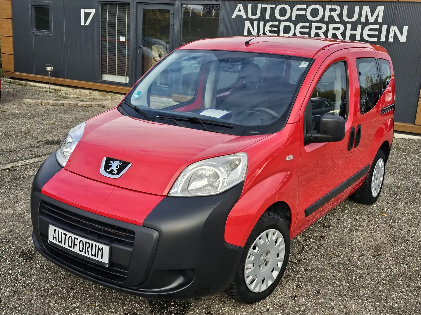 Peugeot Bipper TEPEE Active 1.3 HDI aus 1.HAND KLIMA TOP GEPFLEGT Rouge - 1