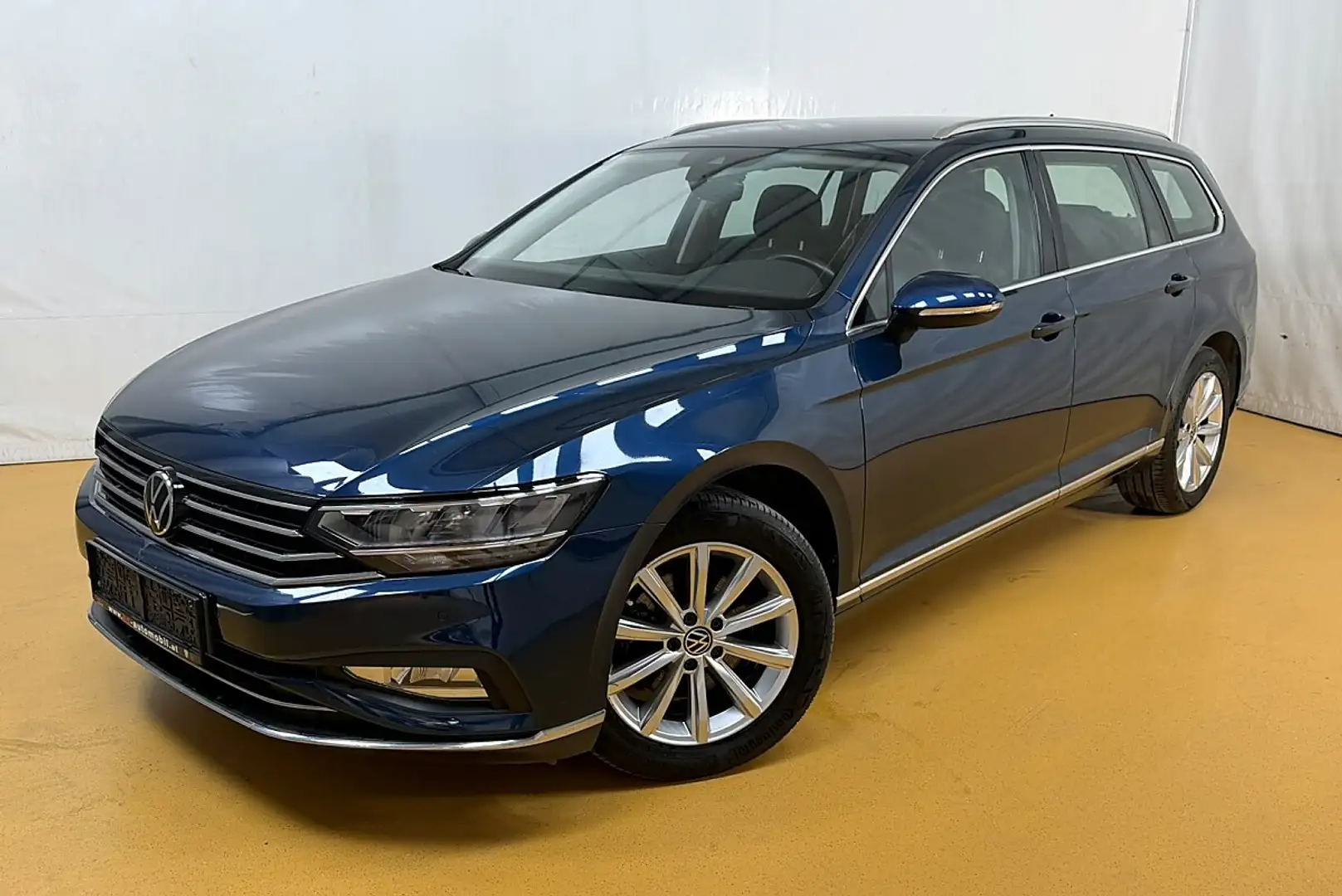 Volkswagen Passat Variant Elegance 2,0 SCR TDI Blau - 1