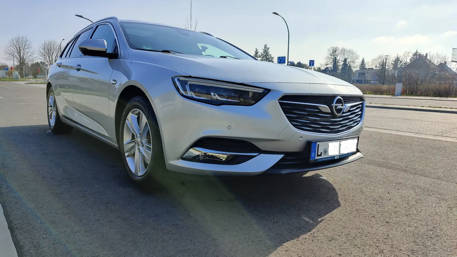 Opel Insignia Sports Tourer 1.5 Direct InjectionTurbo Innovation Silber - 1