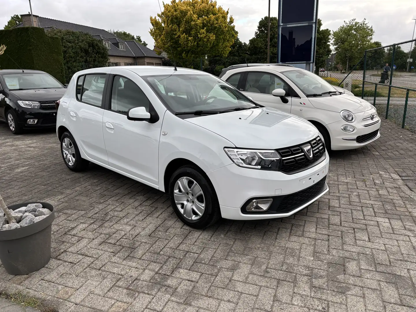 Dacia Sandero 1.2 16V 75 Laureate - 2