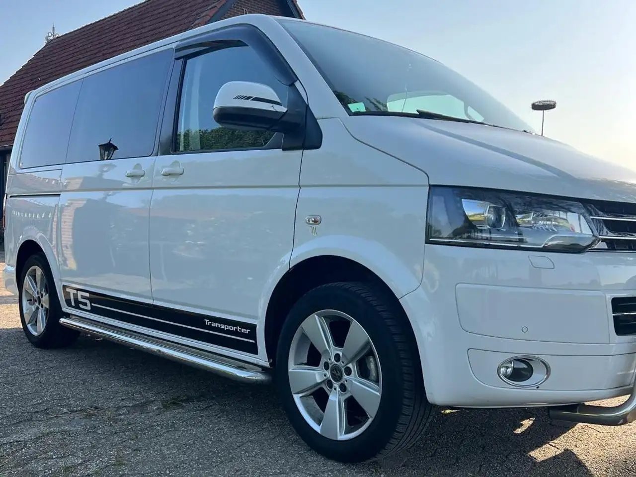 Volkswagen Transporter Transporter 2.0 TDI L1H1 Com. — photo 1 of 12