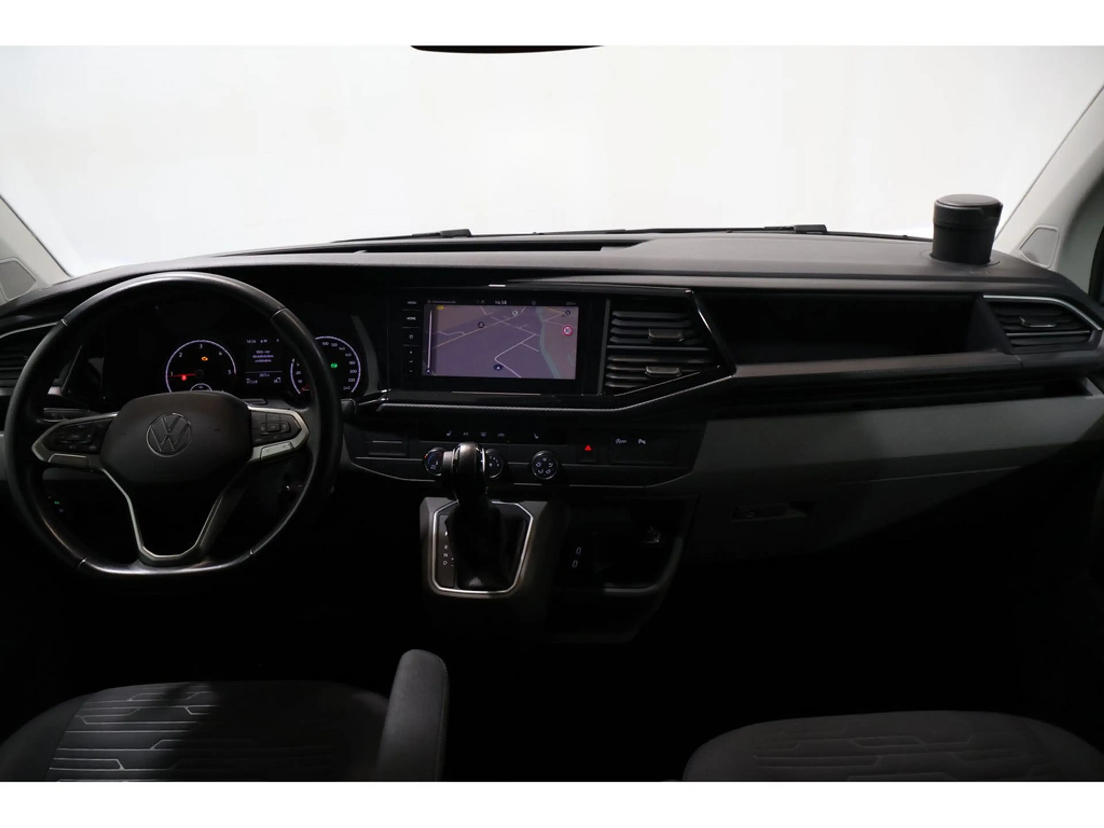 Volkswagen T6.1 Transporter Caravelle Tempomat*SH*LED — photo 10