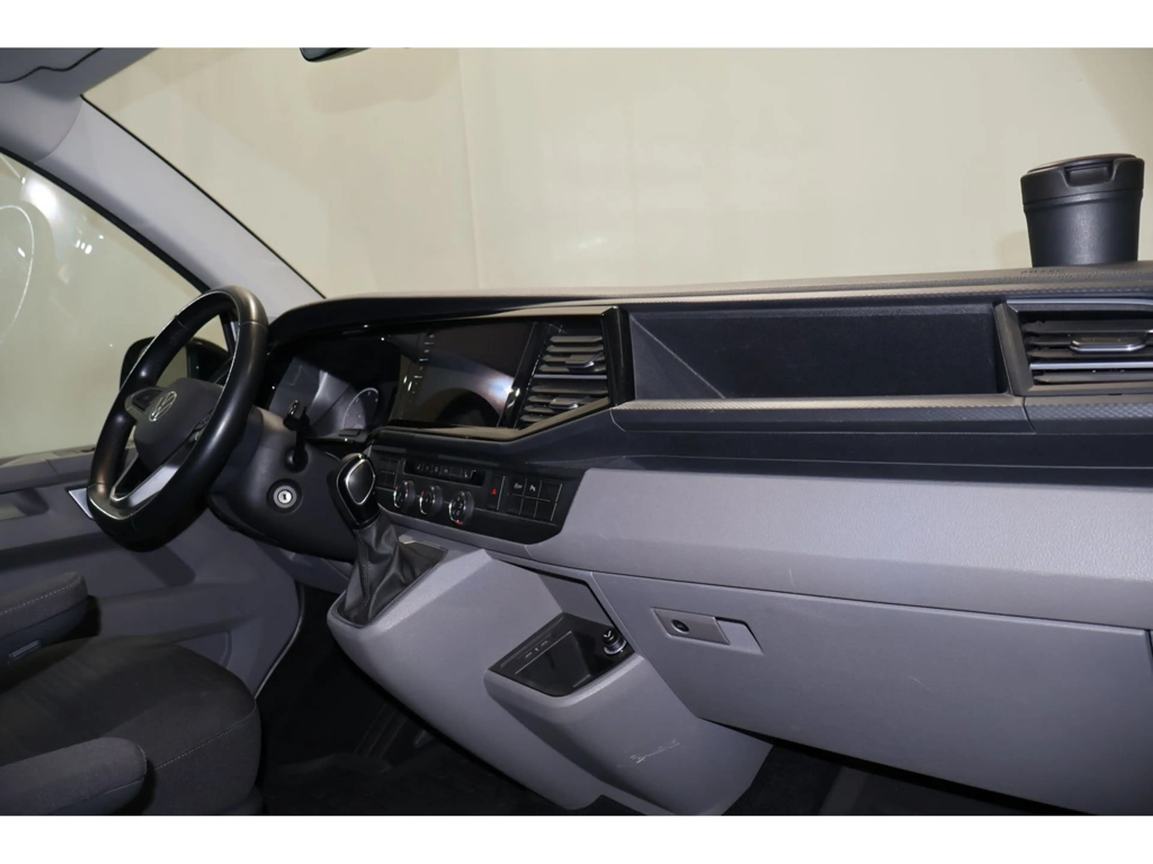 Volkswagen T6.1 Transporter Caravelle Tempomat*SH*LED — photo 13