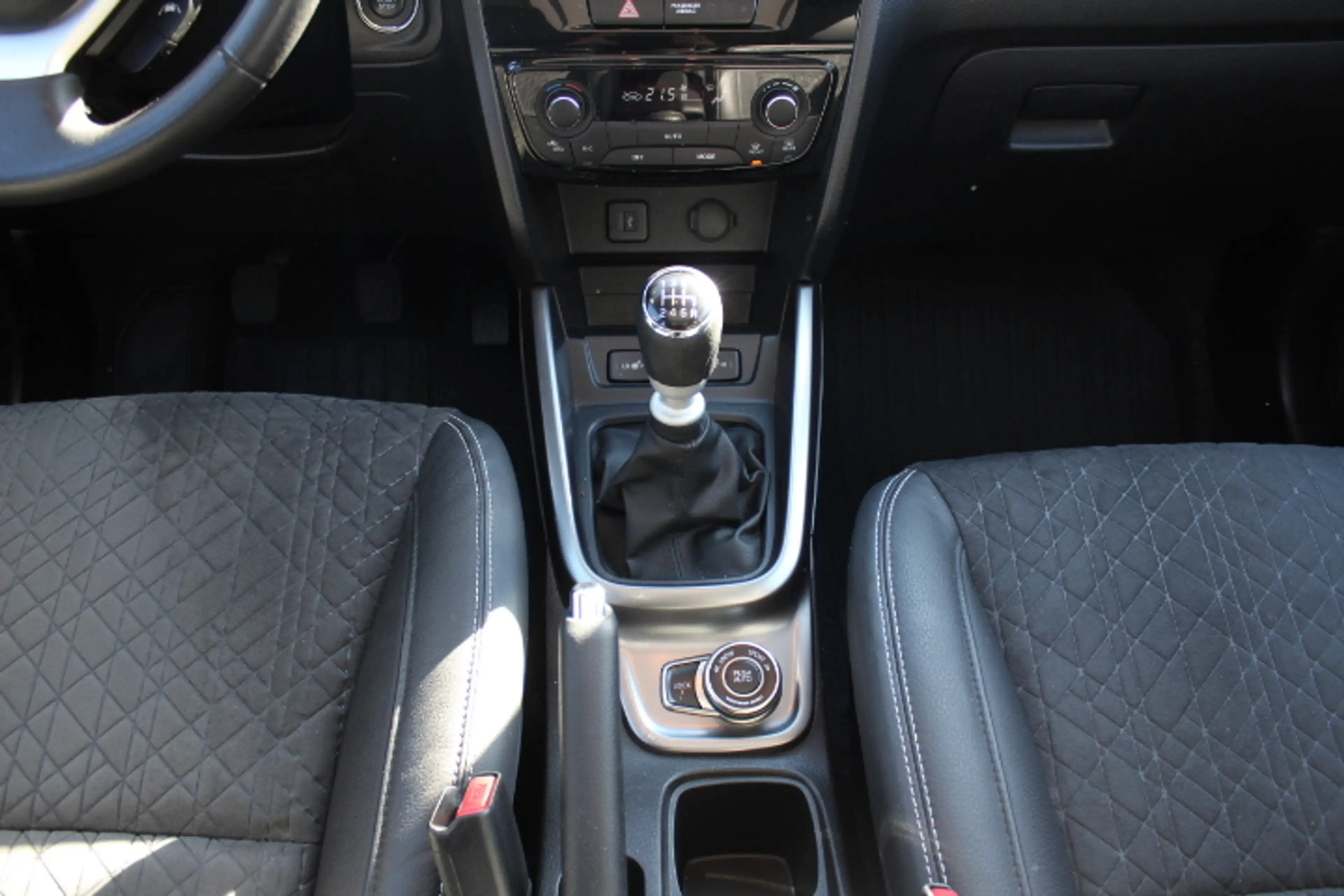 Suzuki Vitara Vitara 1.4 Boosterjet Allgrip Comfort — photo 11