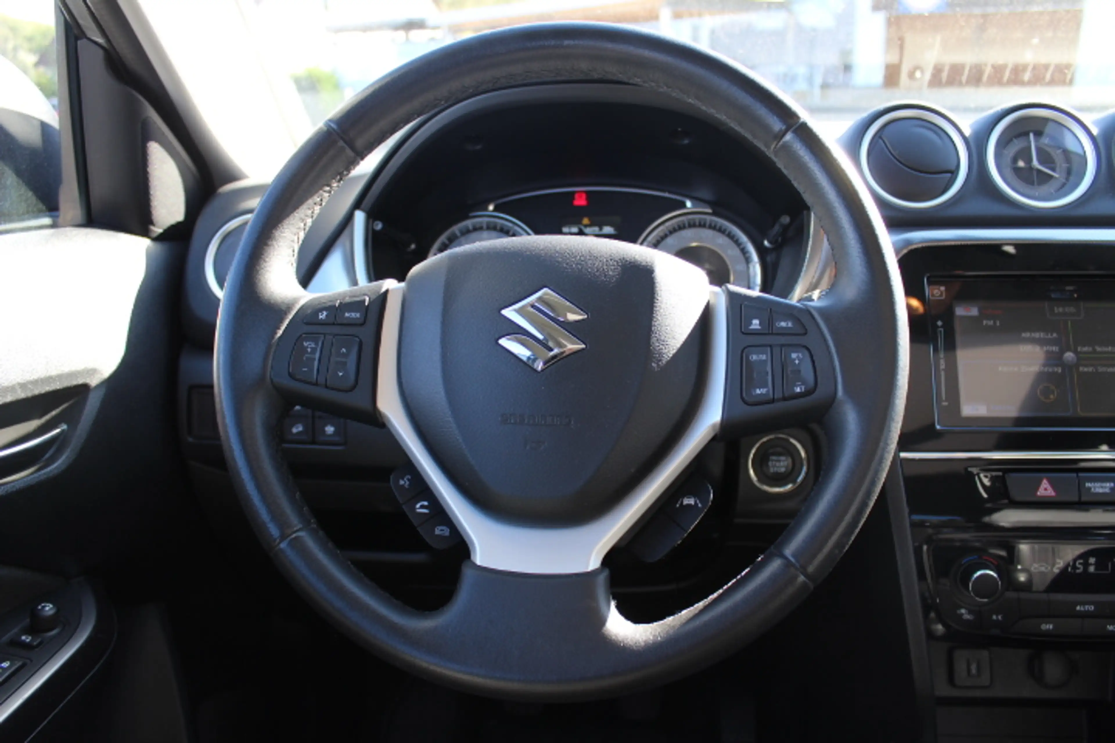 Suzuki Vitara Vitara 1.4 Boosterjet Allgrip Comfort — photo 12