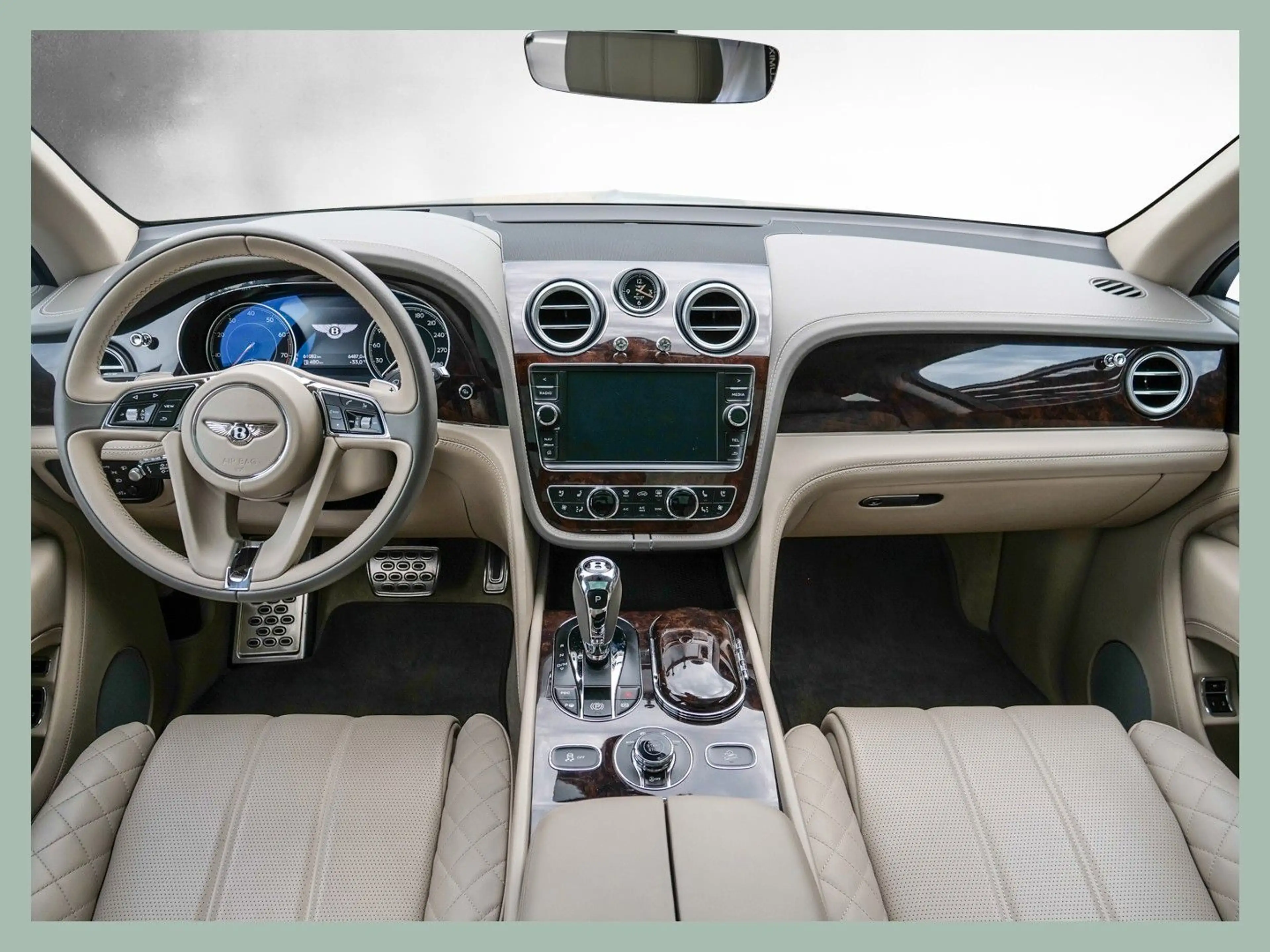 Bentley Bentayga W12 // BENTLEY DÜSSELDORF — photo 14