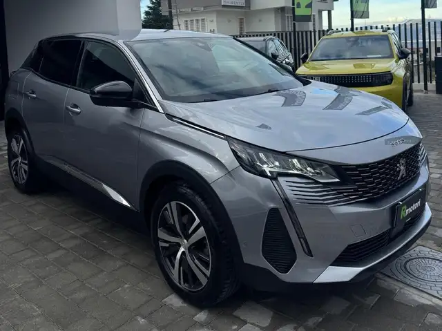 Peugeot 3008 main image