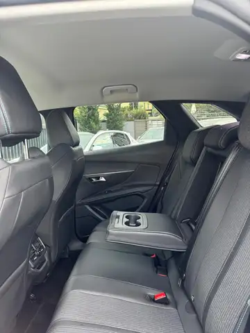 Peugeot 3008 view 6