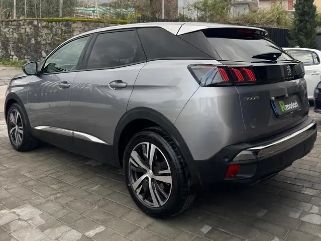 Peugeot 3008 view 9