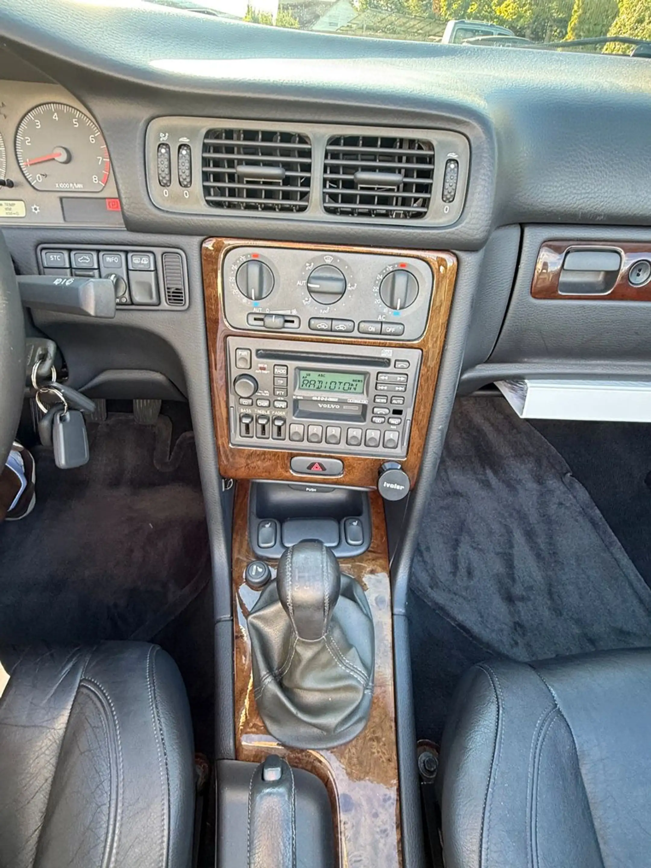 Volvo C70 2.0T Cabriolet-Leder-AHK-SHZ-Alu — photo 14