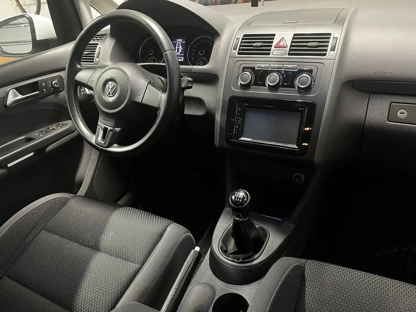 Volkswagen Touran Touran Karat 1,6 BMT TDI Karat Weiß - 2