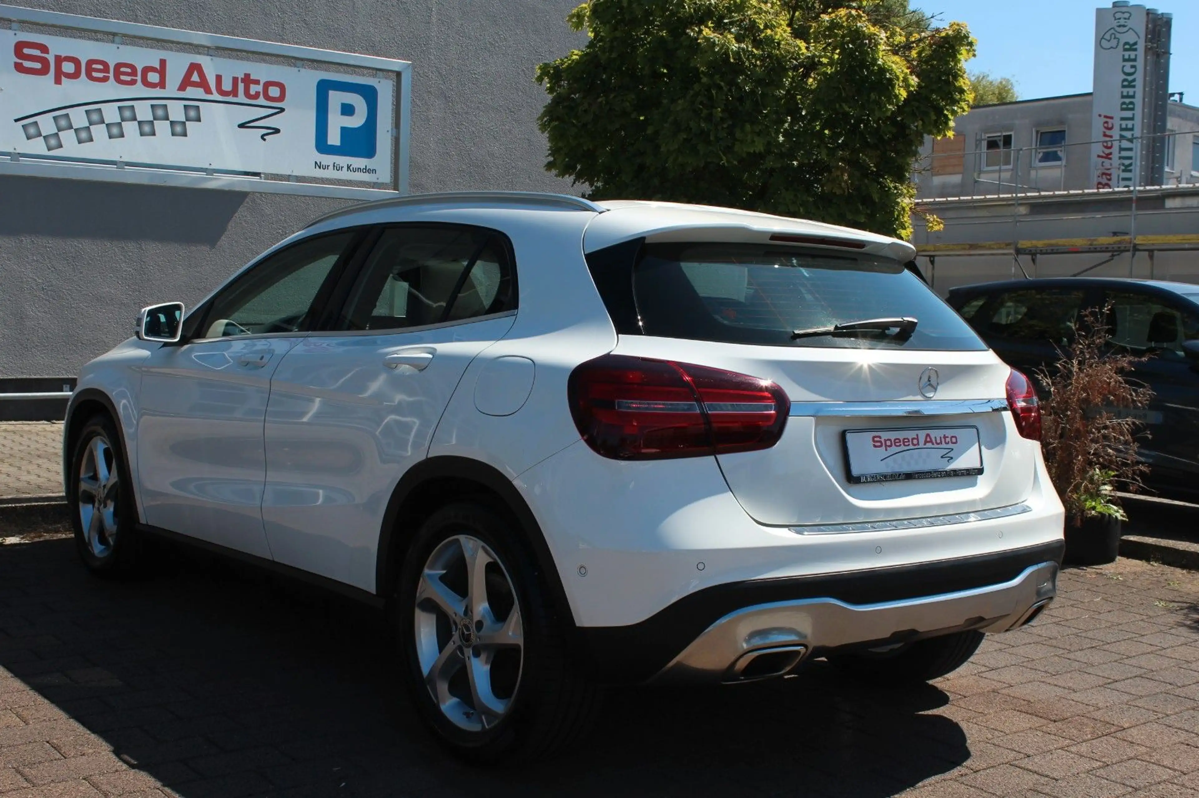 Mercedes-Benz GLA 200 Urban/PANORAMA/LED-High/KAMERA/PDC/NAVI — photo 5