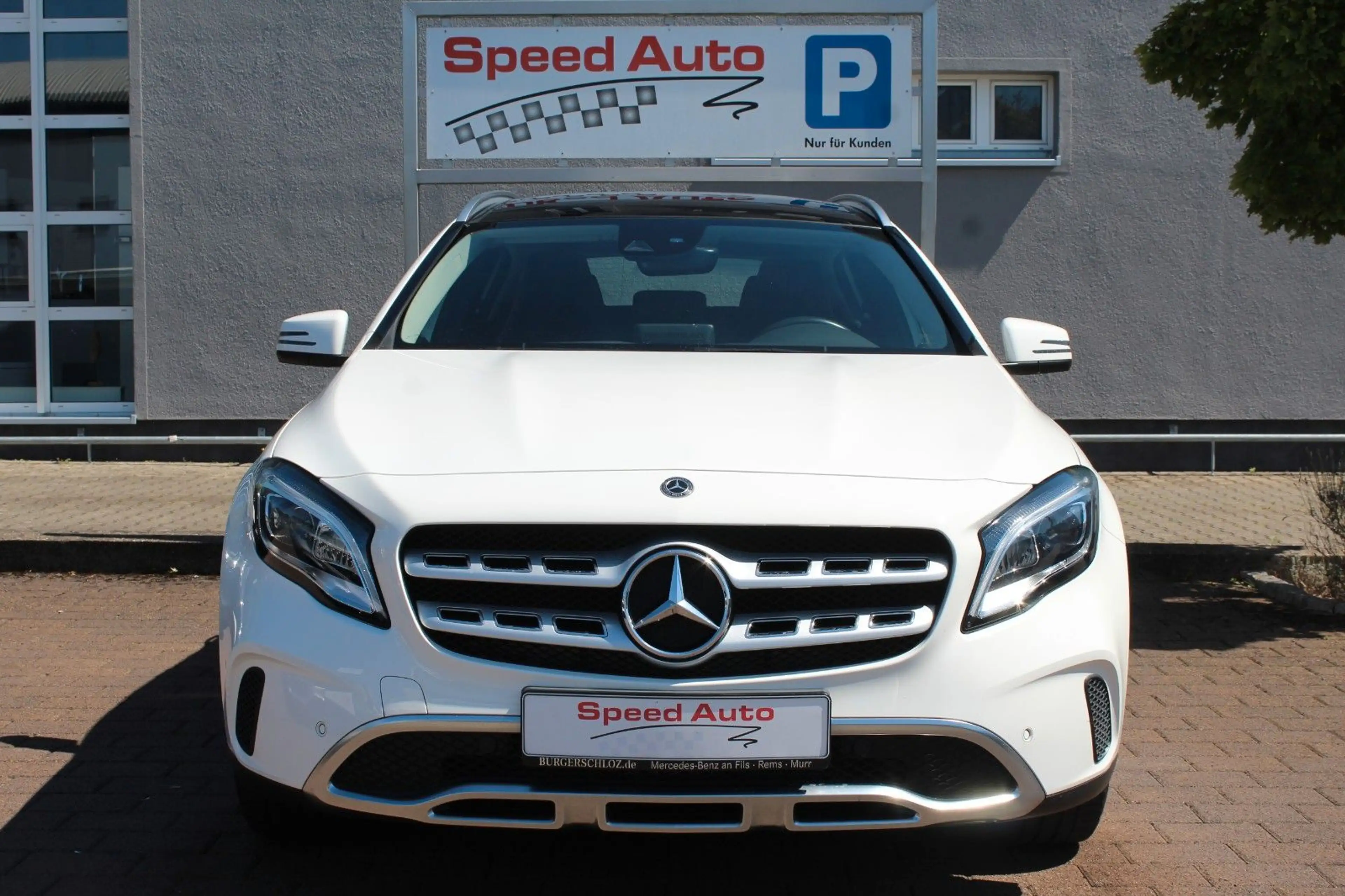 Mercedes-Benz GLA 200 Urban/PANORAMA/LED-High/KAMERA/PDC/NAVI — photo 3