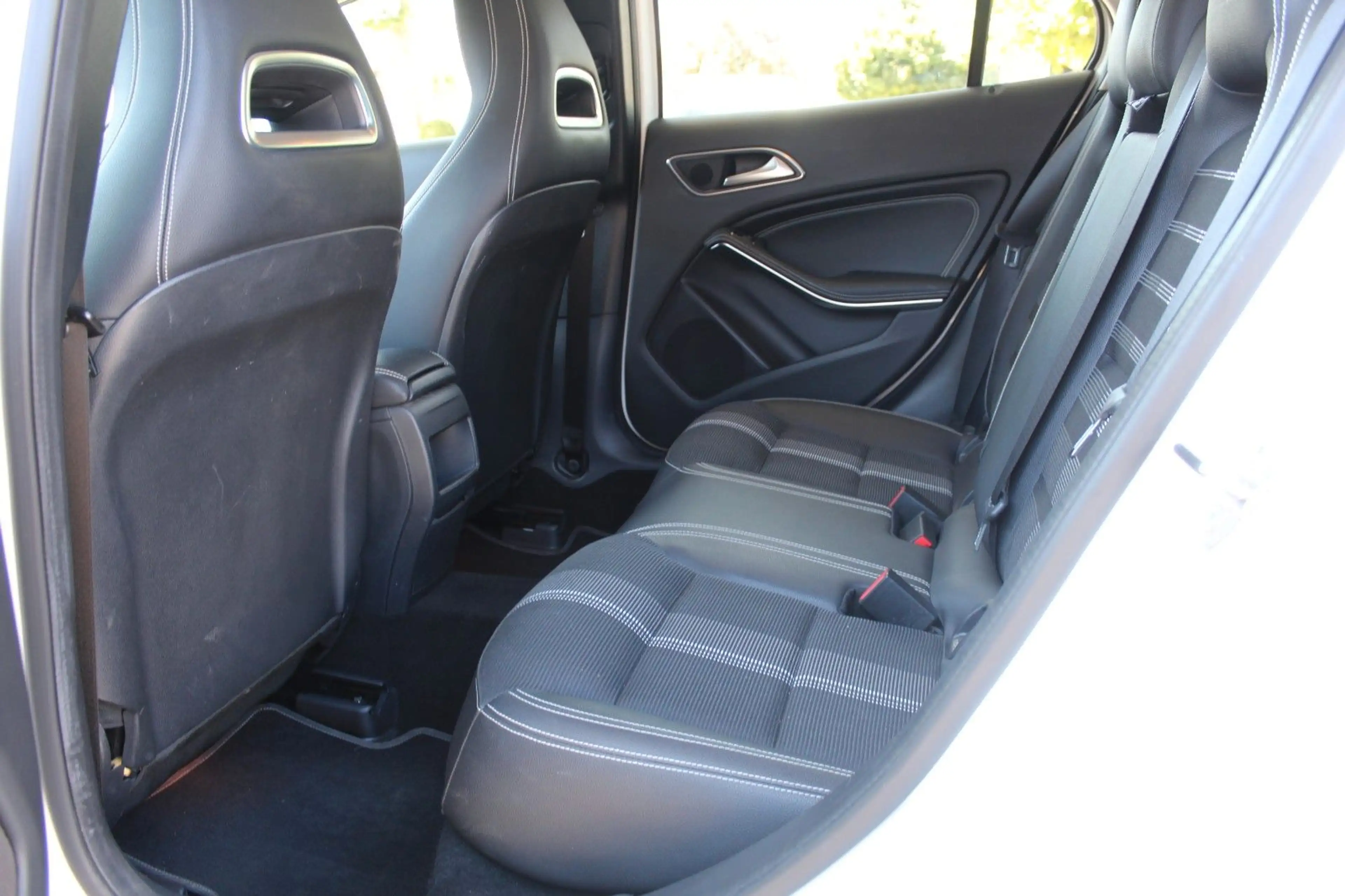 Mercedes-Benz GLA 200 Urban/PANORAMA/LED-High/KAMERA/PDC/NAVI — photo 15