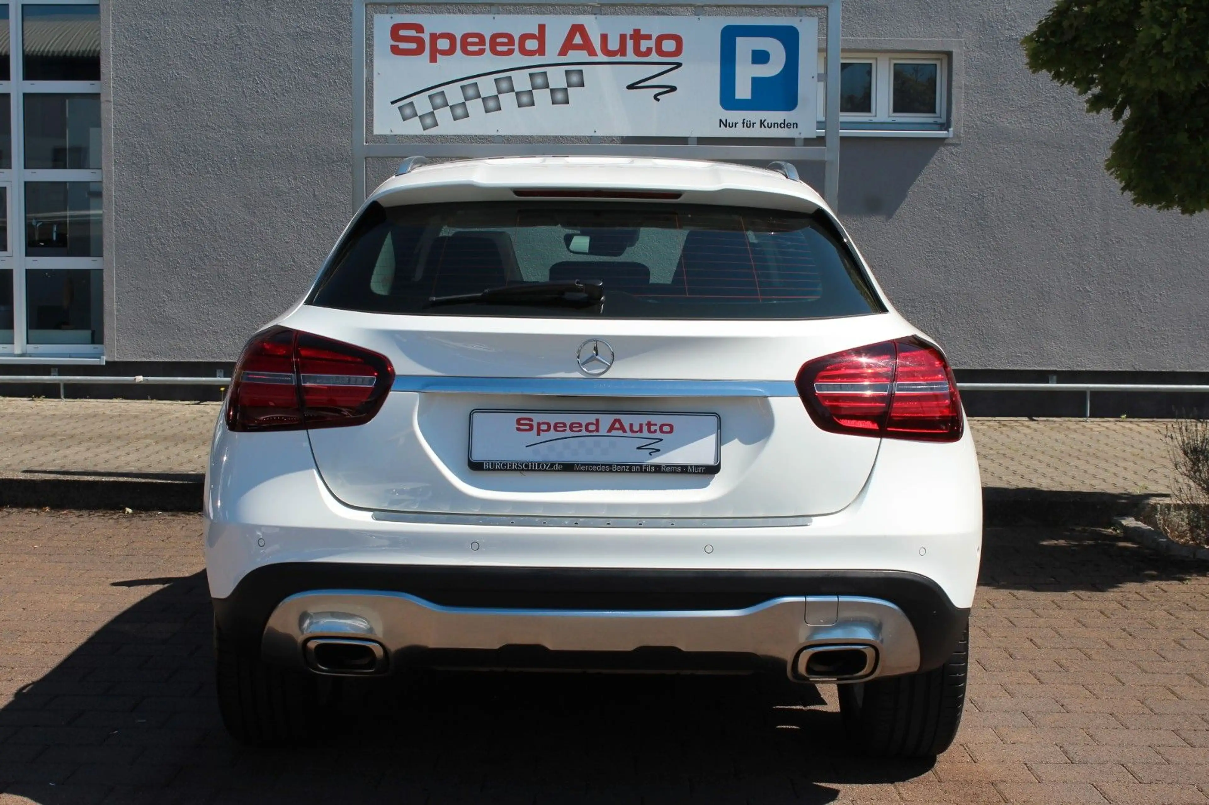 Mercedes-Benz GLA 200 Urban/PANORAMA/LED-High/KAMERA/PDC/NAVI — photo 6
