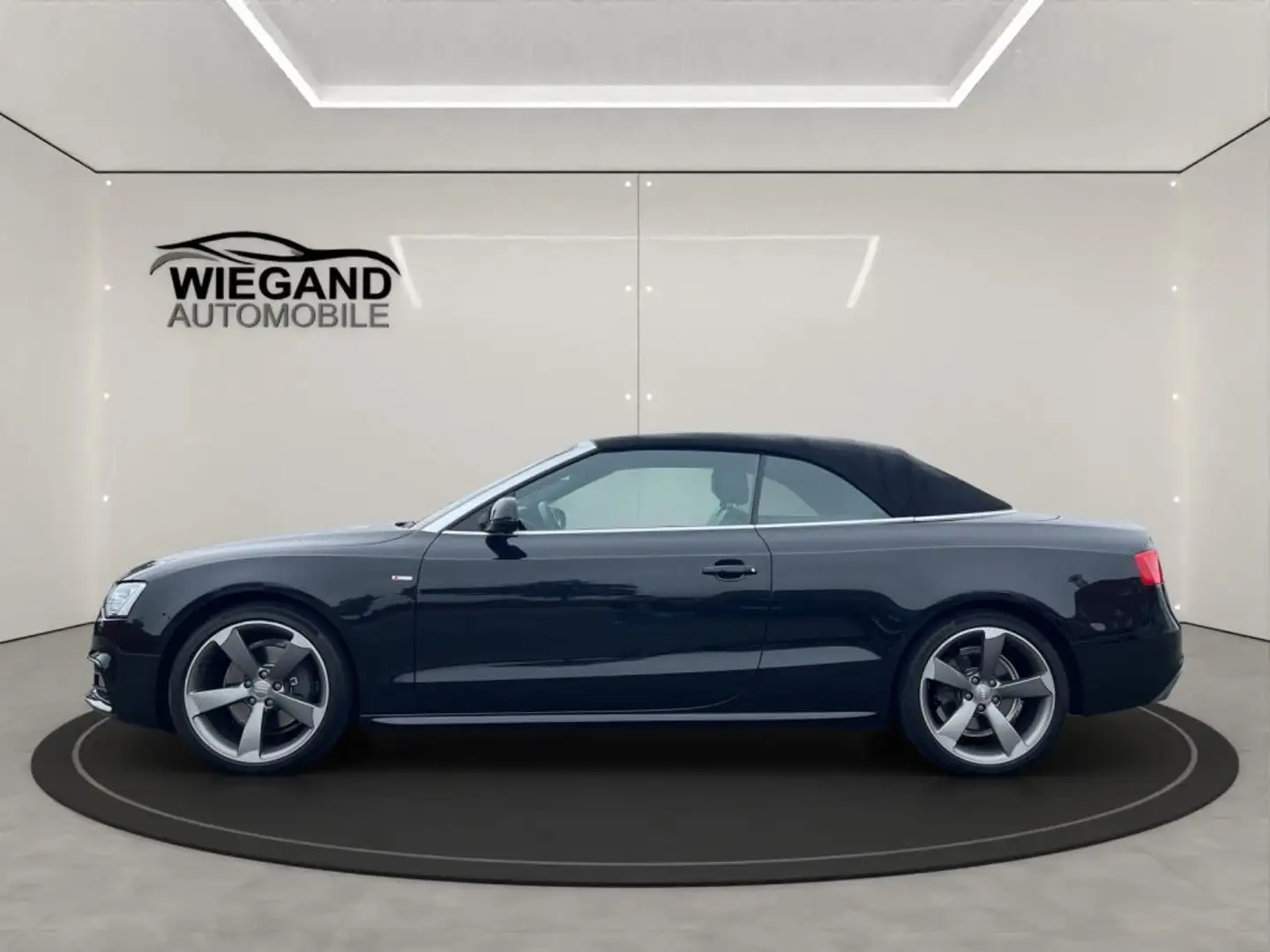 Audi A5 Cabrio 2.0 TFSI Quattro S tronic+PAKET:S-LINE Zwart - 2