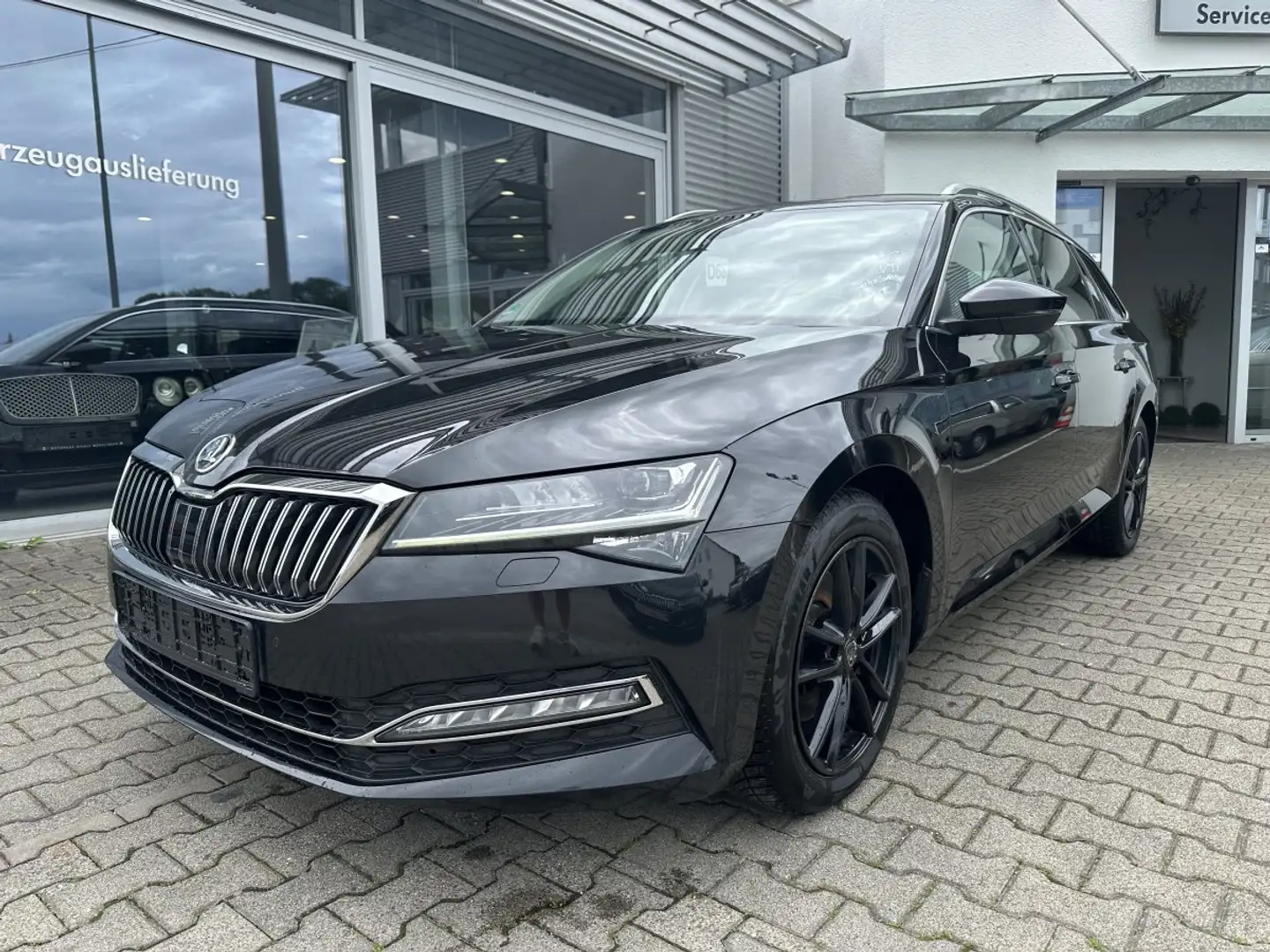 Skoda Superb Combi 2.0TDI STYLE*LED*VC*PANORAMA Černá - 2