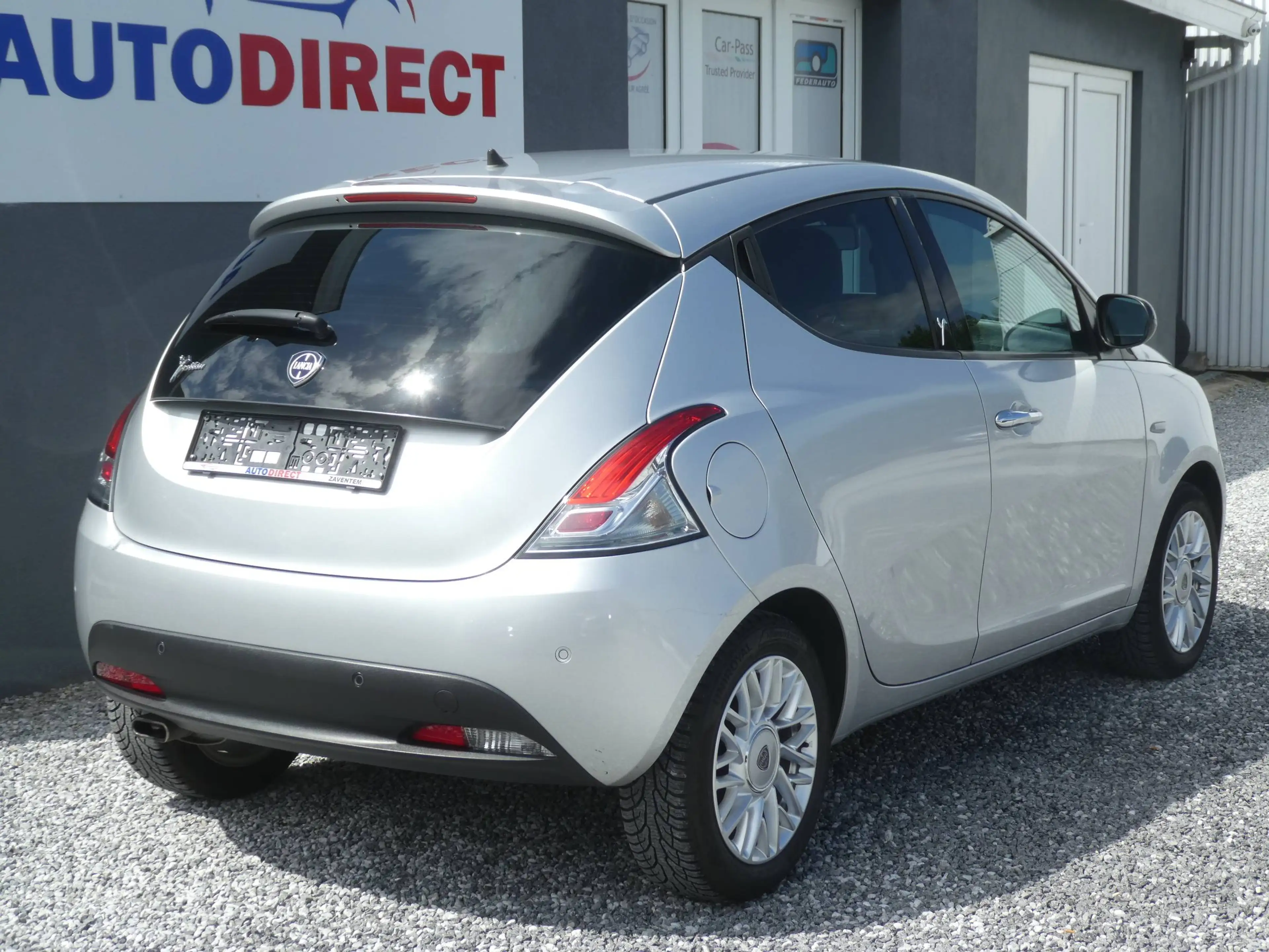 Lancia Ypsilon 1.2i Fire Evo II Platinium Cuir, Airco, Navi, PDC **GARANTIE 1 JAAR** — photo 4