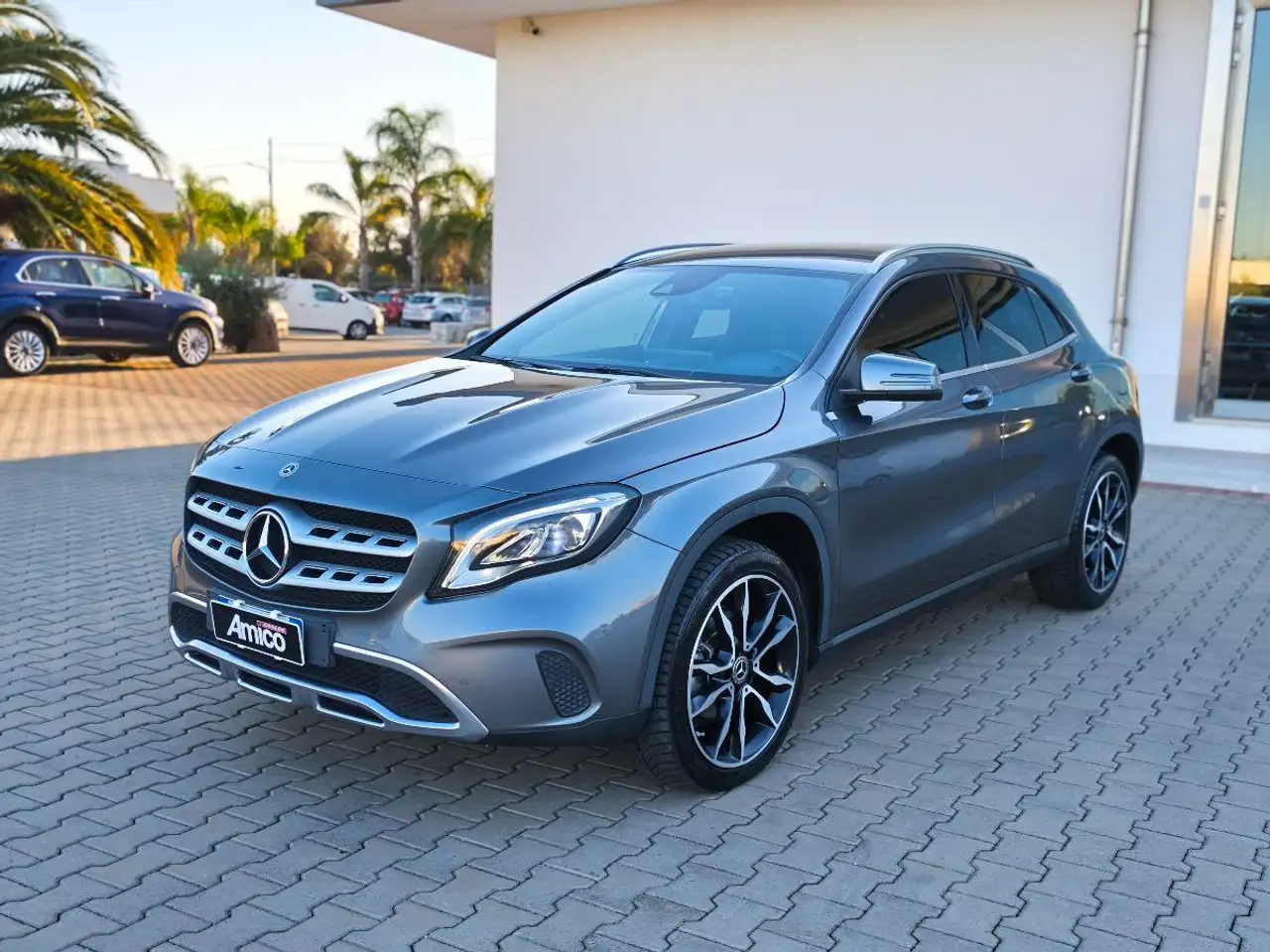 Mercedes-Benz GLA 200