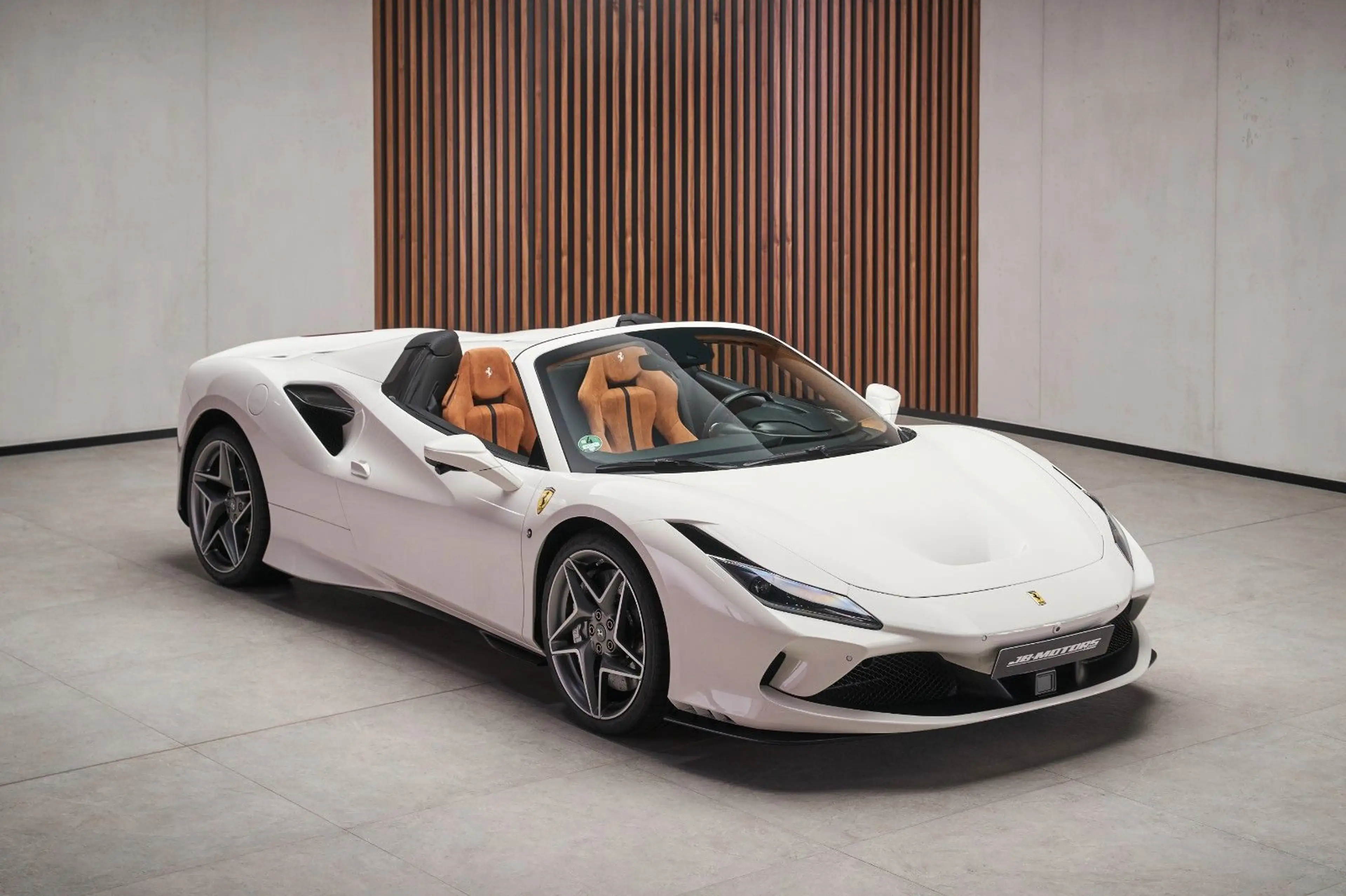 Ferrari F8 Spider Carbon Racing Seats Display Lift LED