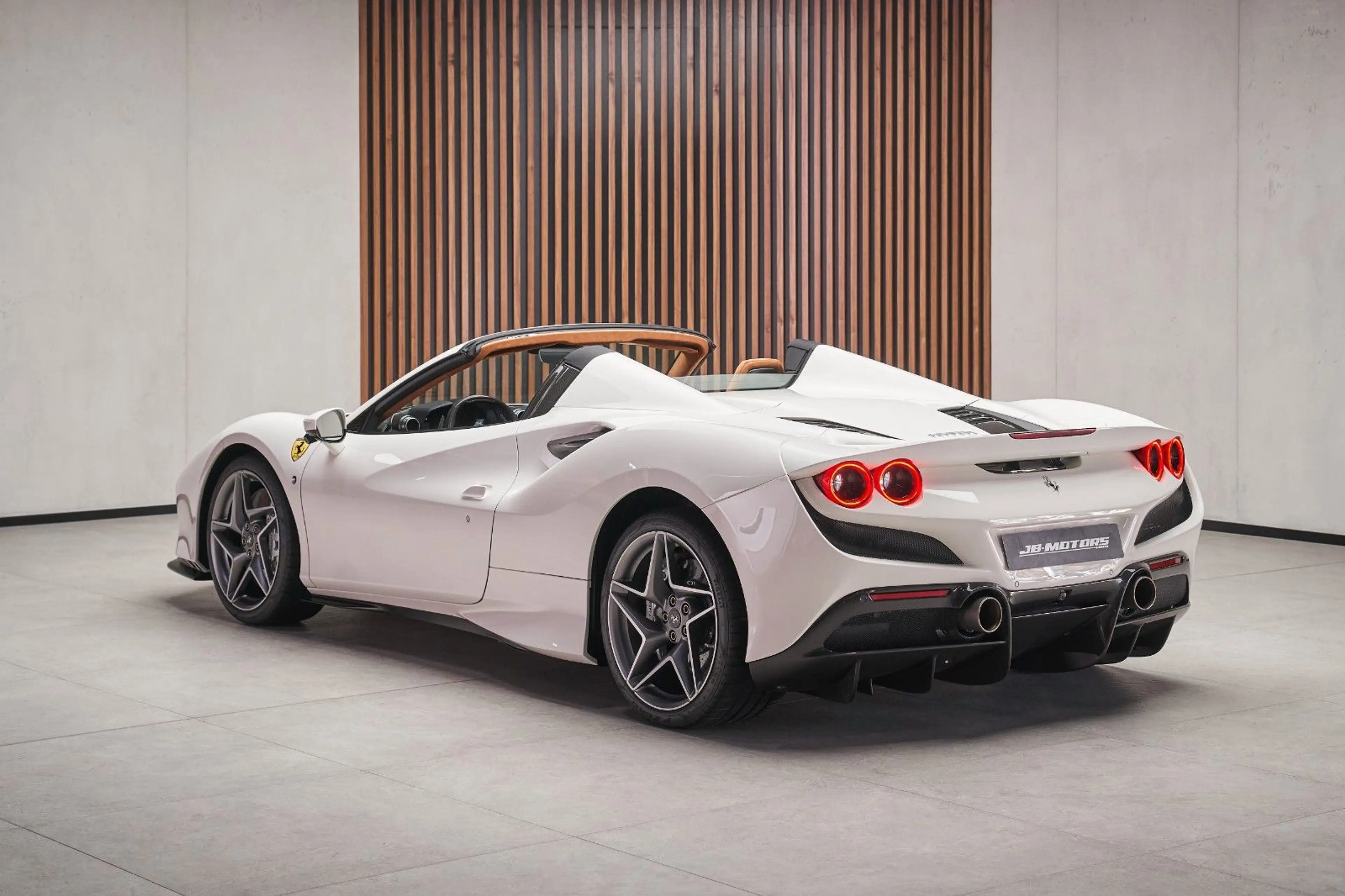 Ferrari F8 Spider Carbon Racing Seats Display Lift LED — photo 13