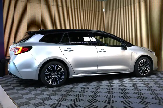 Toyota Corolla view 6
