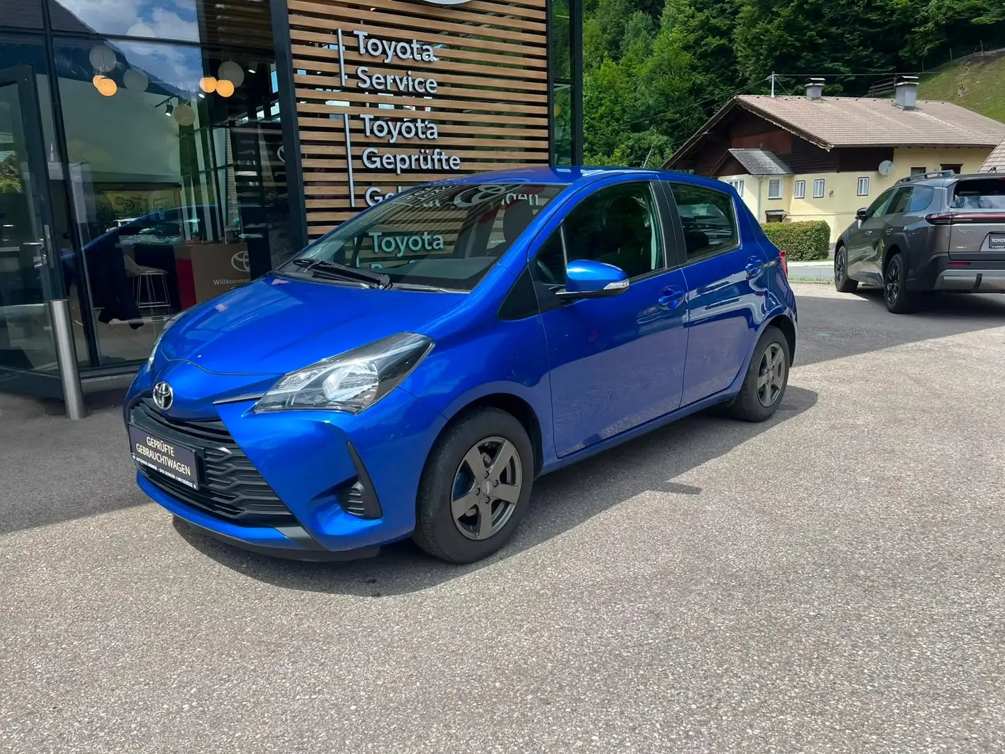 Toyota Yaris Yaris 1,0 VVT-i Young Young Blau - 2