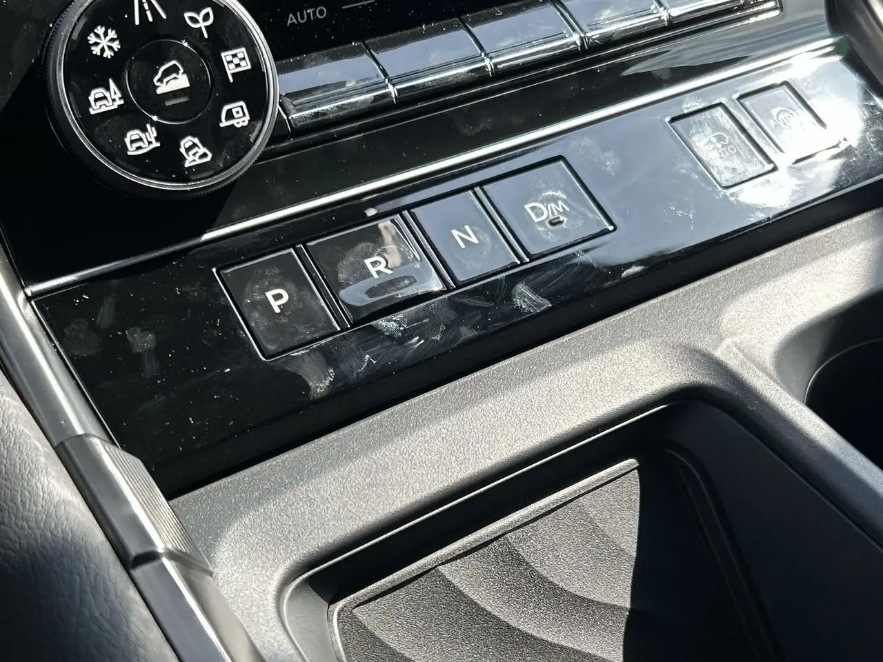 Nissan Armada снимка Nissan Armada