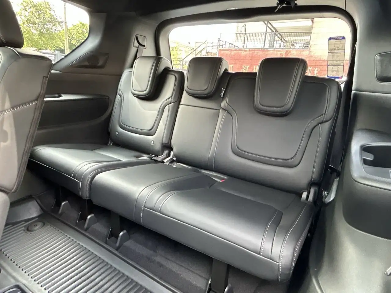 Nissan Armada снимка Nissan Armada