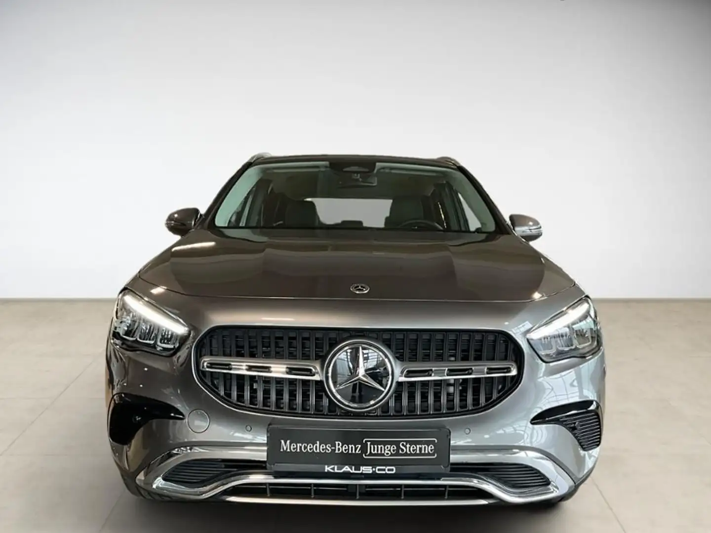 Mercedes-Benz GLA 200 Progressive W-Paket Navi PDC SHZ LED LM Gris - 2