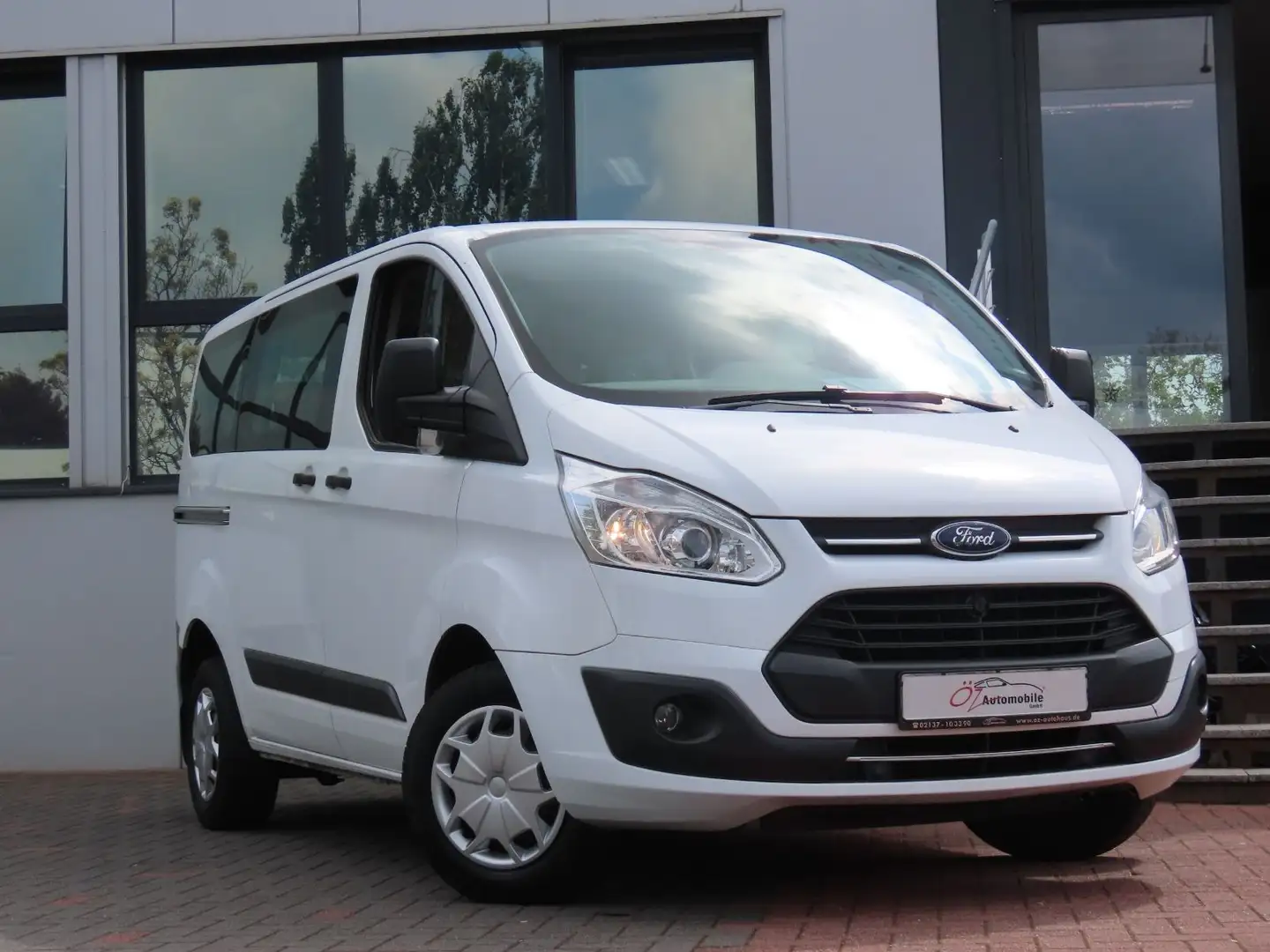 Ford Transit Custom 310 L1H1 9-Sitzer Weiß - 1