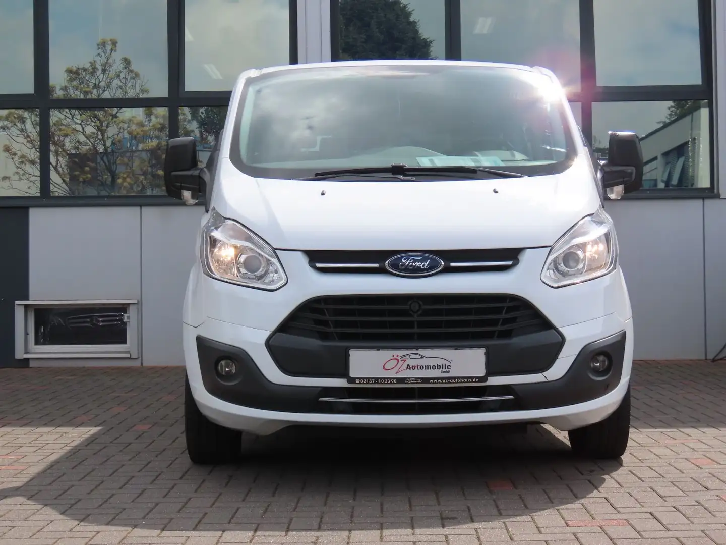 Ford Transit Custom 310 L1H1 9-Sitzer Weiß - 2