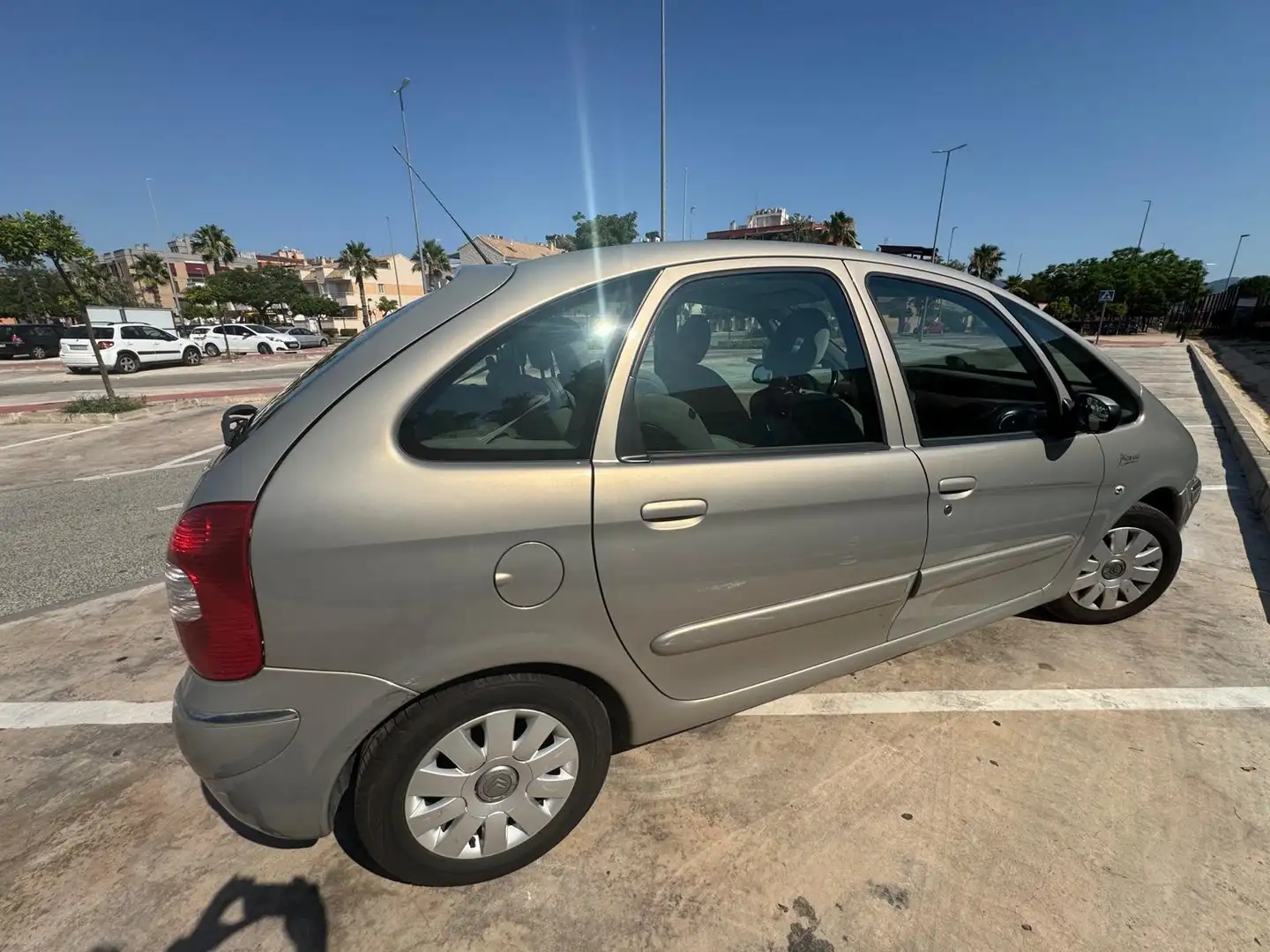 Citroen Xsara Picasso 1.6HDi Exclusive 92 - 1