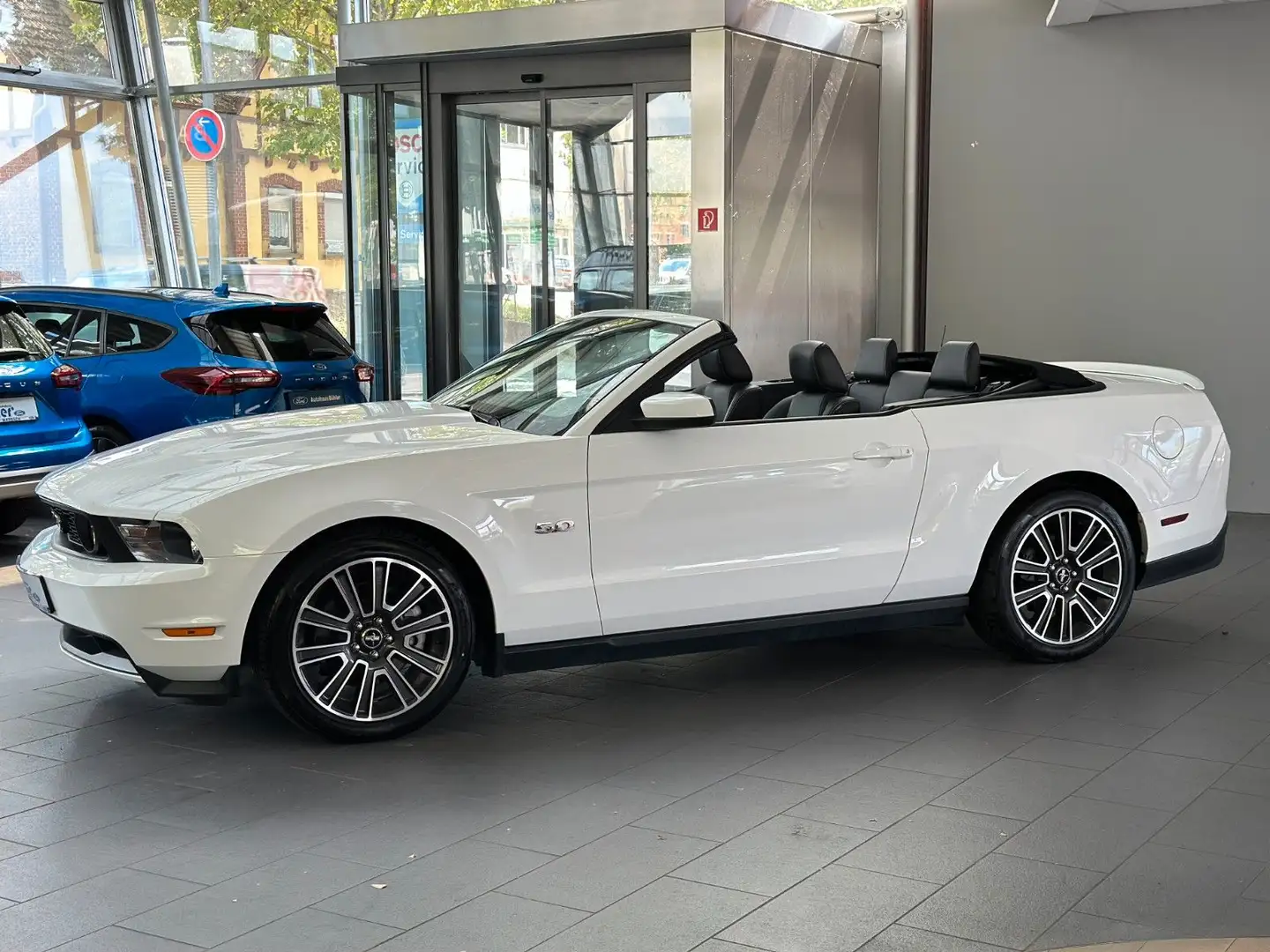 Ford Mustang Convertible V8 5.0 Automatik Blanc - 2