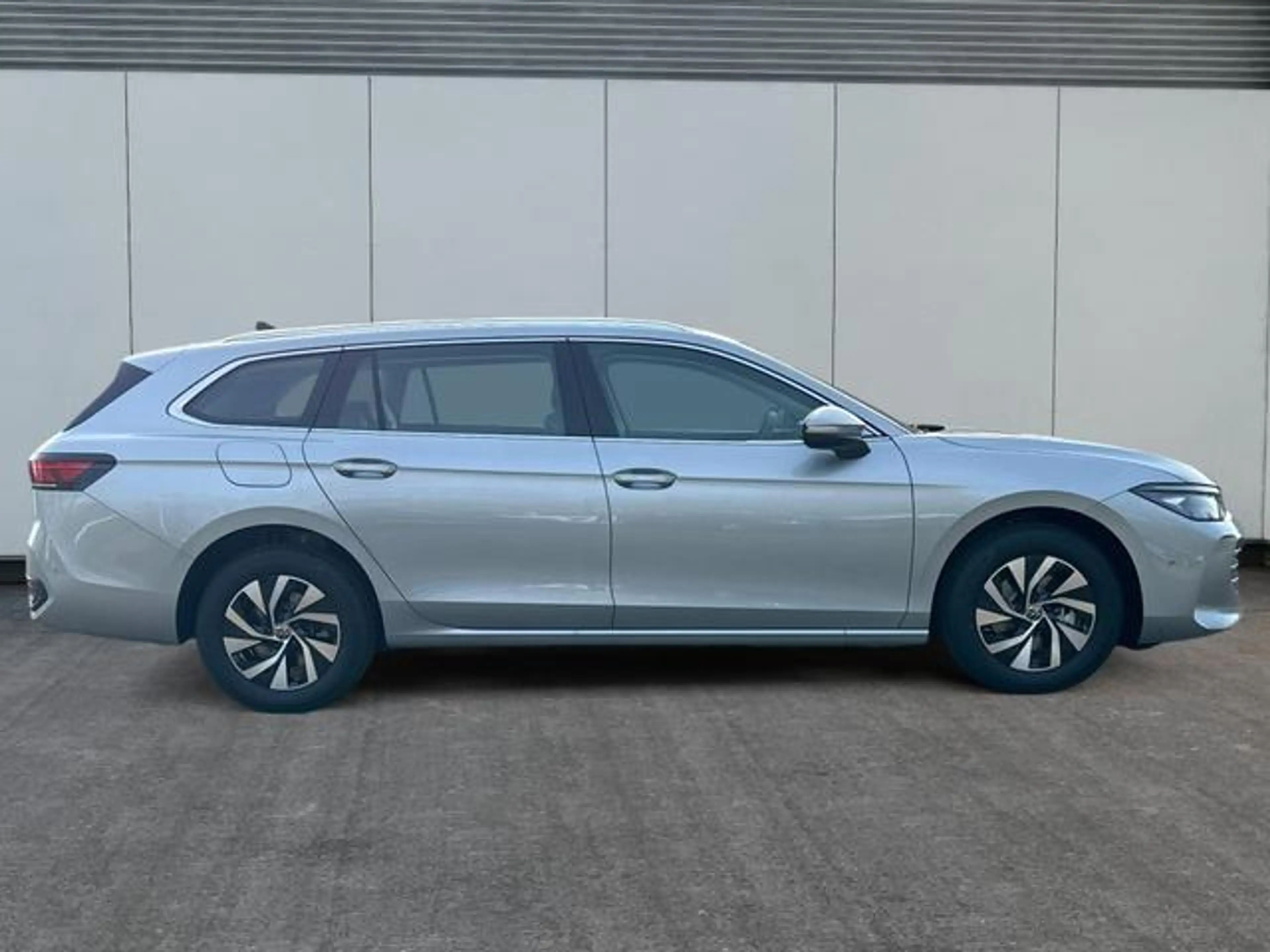 Volkswagen Passat Variant Business DSG+AHK+PANO+NAVI+ACC... — photo 5