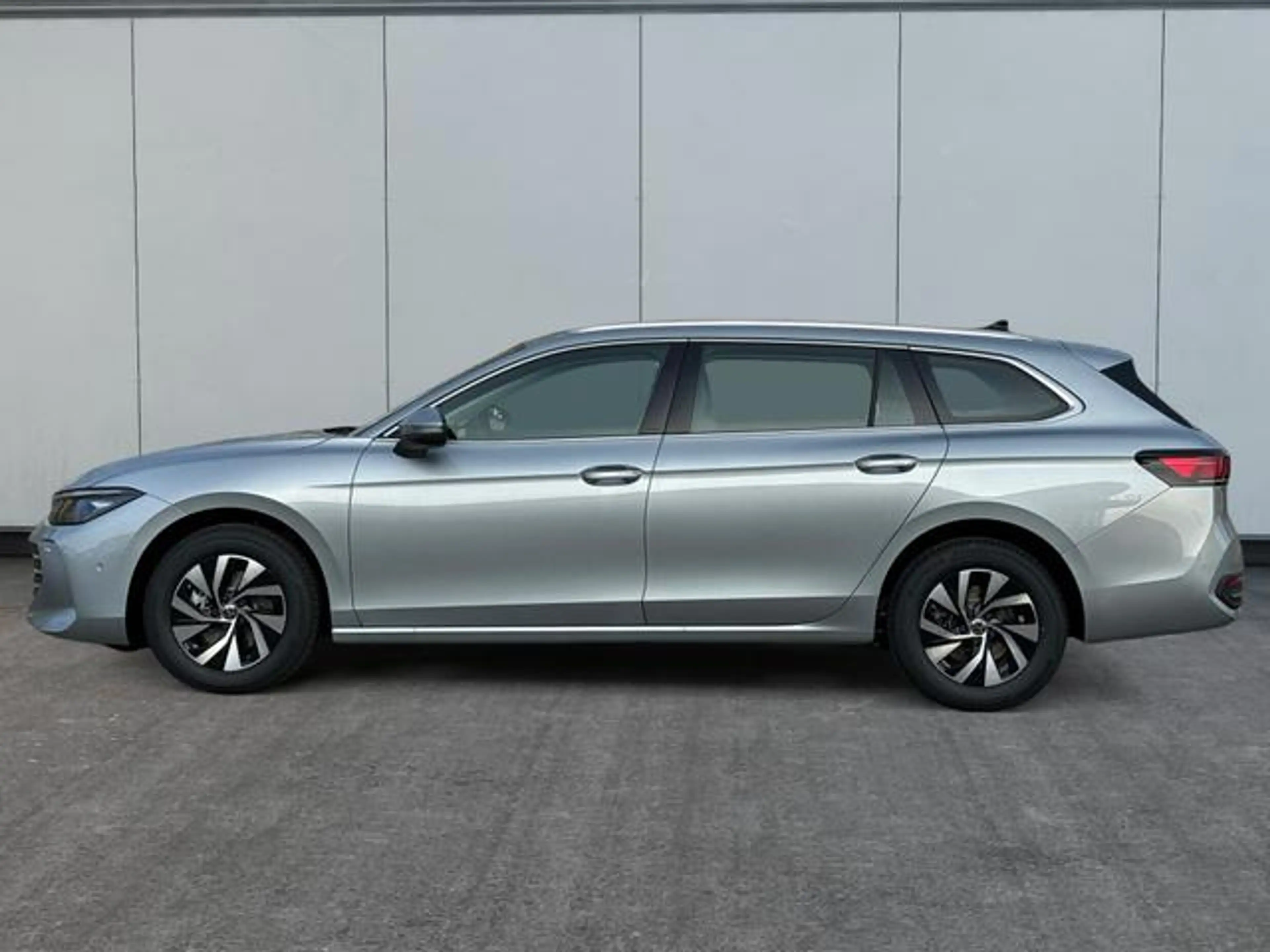 Volkswagen Passat Variant Business DSG+AHK+PANO+NAVI+ACC... — photo 2