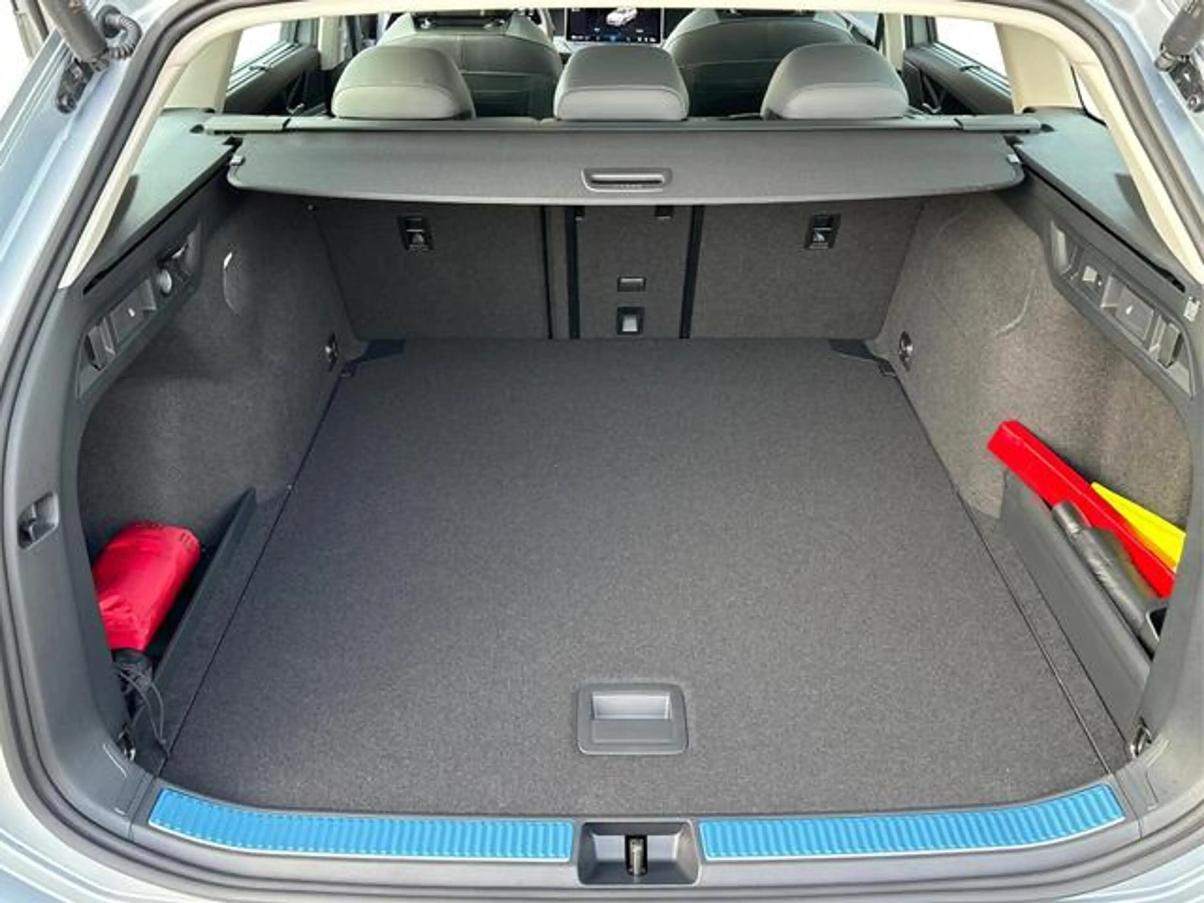 Volkswagen Passat Variant Business DSG+AHK+PANO+NAVI+ACC... — photo 8