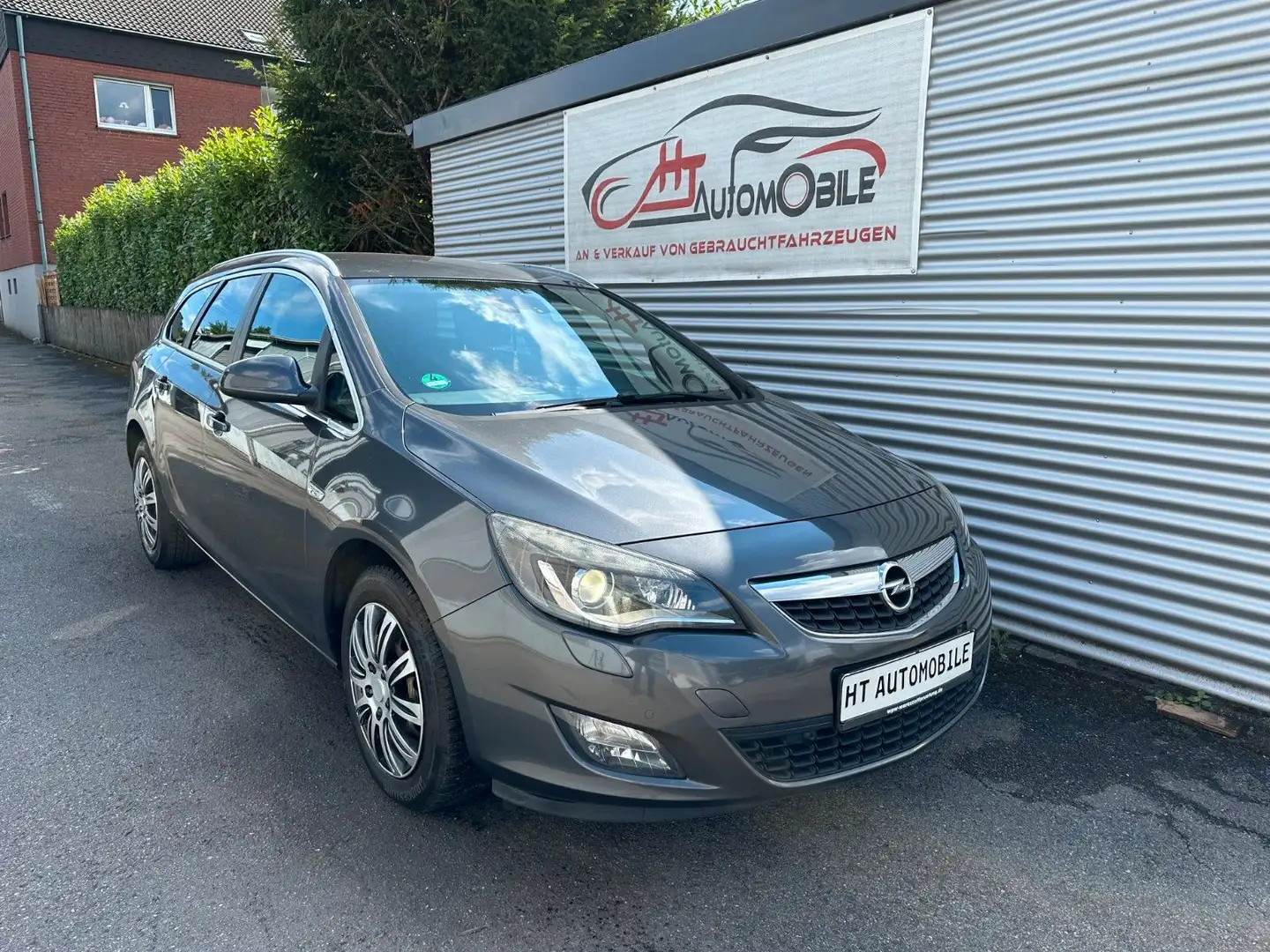 Opel Astra 1.7CDTIXENON/NAVI/TEILL/SHZ/AHK/KLIMA/1.HND Gris - 1