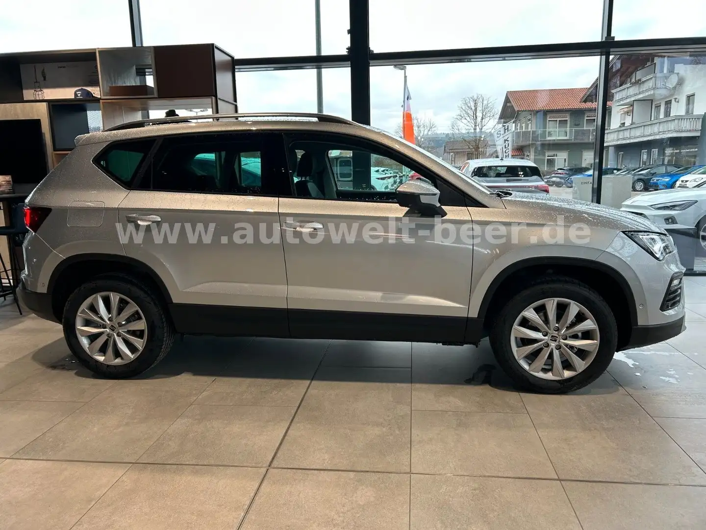 SEAT Ateca Road Ed. 1.5 TSI 150PS DSG *CAM*NAV*FULL Silber - 2