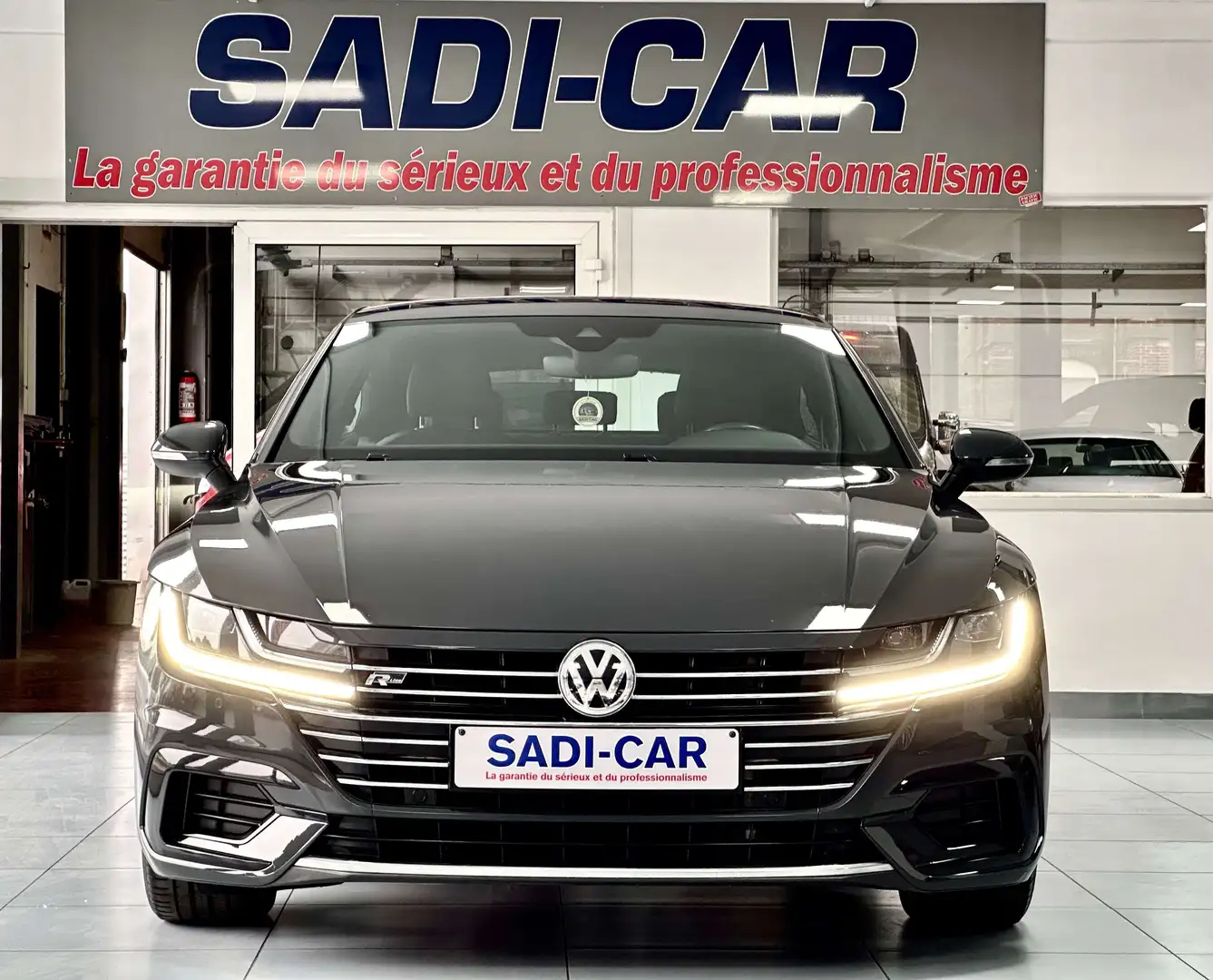 Volkswagen Arteon Arteon 2.0 TSI 190cv R-Line OPF DSG Gris - 2