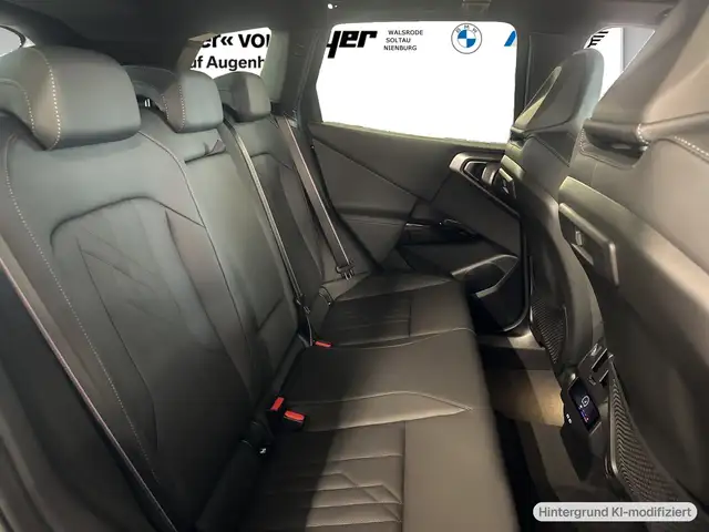 BMW X3 view 8