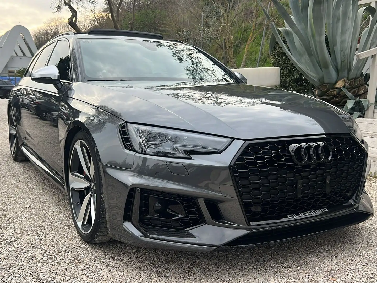 Audi RS4 Avant 2.9 tfsi Exclusive Gris - 2
