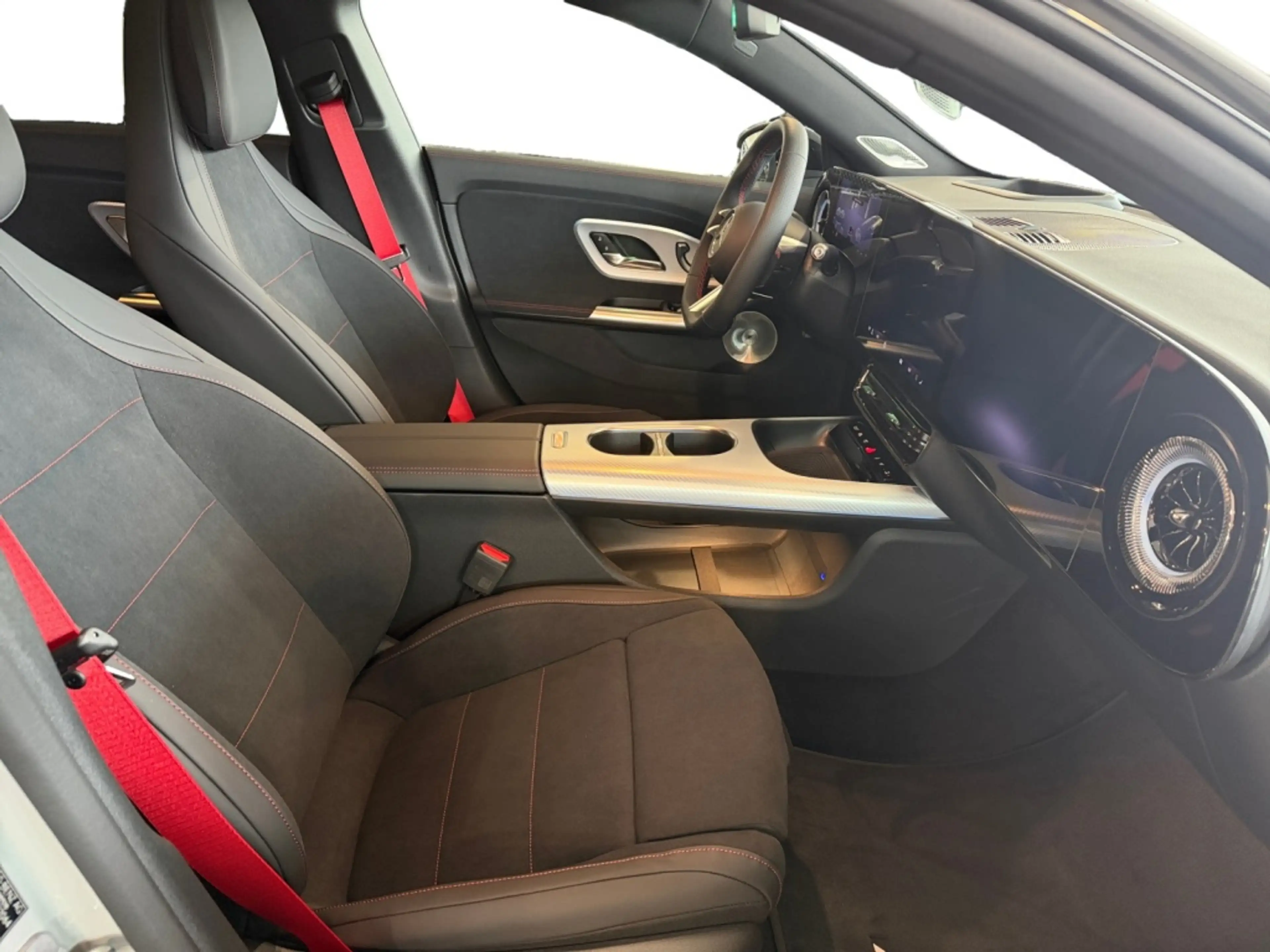 Mercedes-Benz CLA 220 4MATIC AMG+MBUX+Superscreen+Burm+MBeam — photo 9