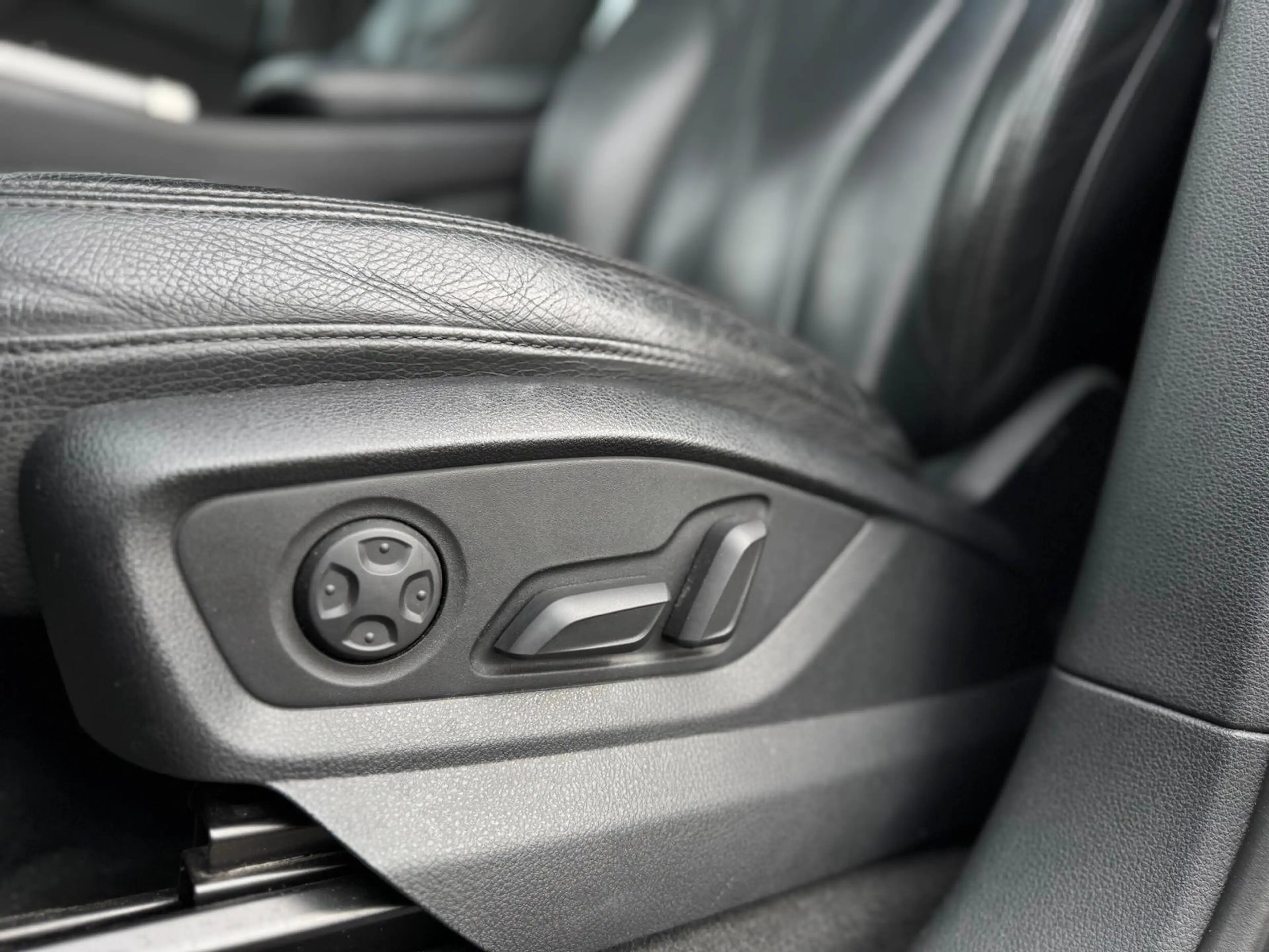 Audi Q7 e-tron 3.0 TDI Quattro Sport | Digital Cockpit | Panorama — photo 7