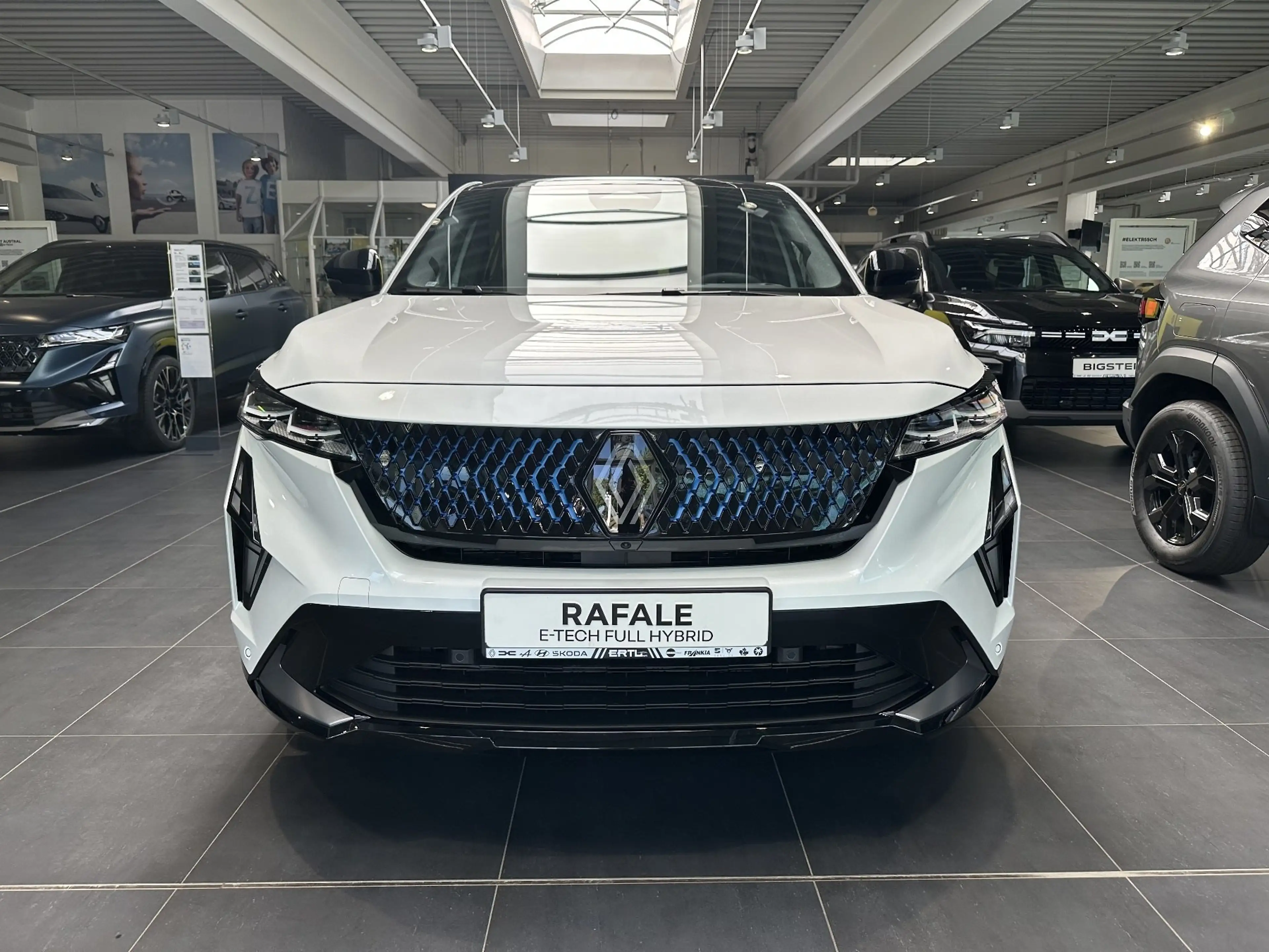 Renault Rafale Hyper Hybrid 4x4 300PS Atelier Alpine — photo 2