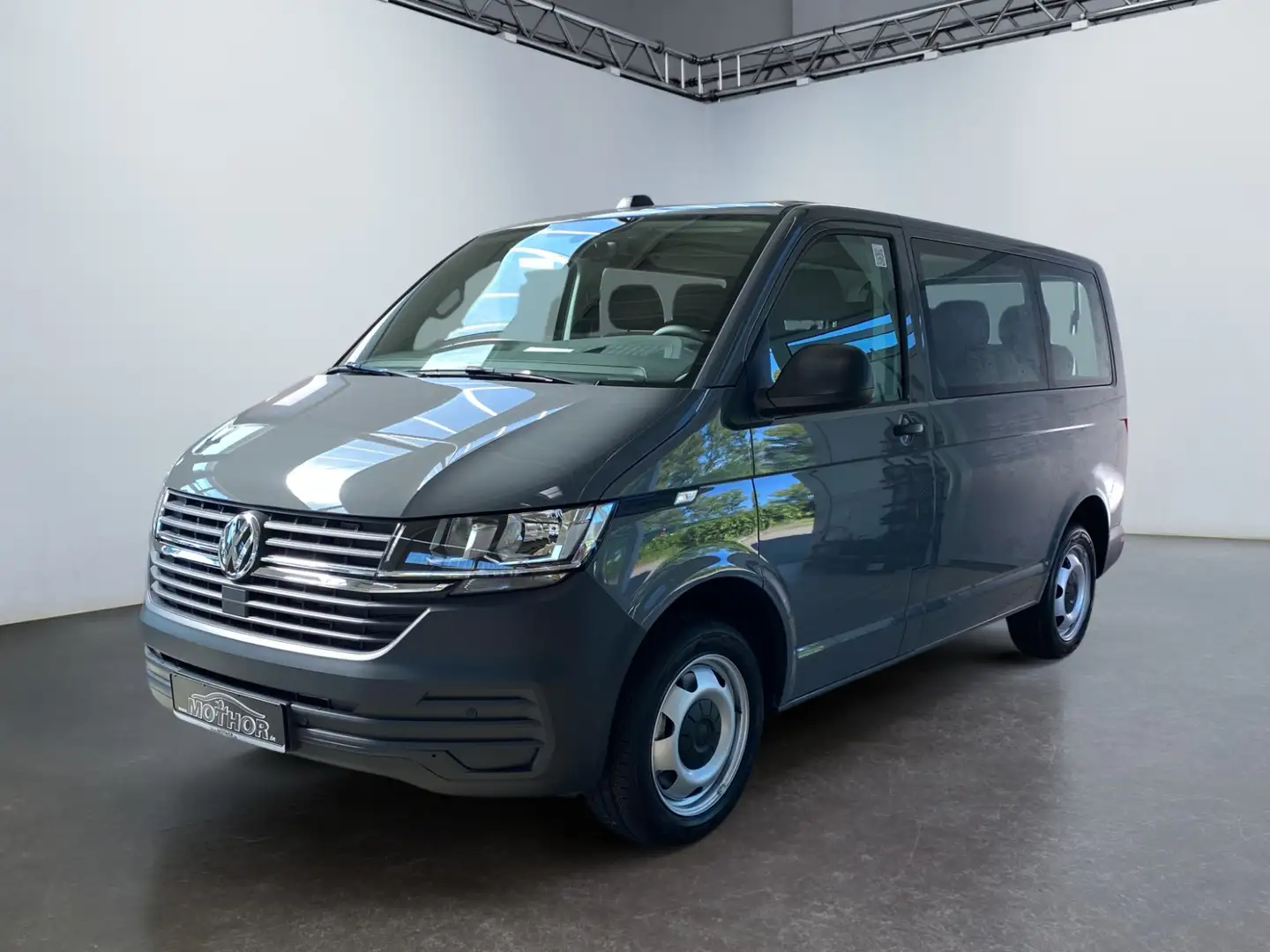 Volkswagen T6.1 Transporter 2.0 TDI Kombi FWD 9-Sitze ACC Szürke - 2