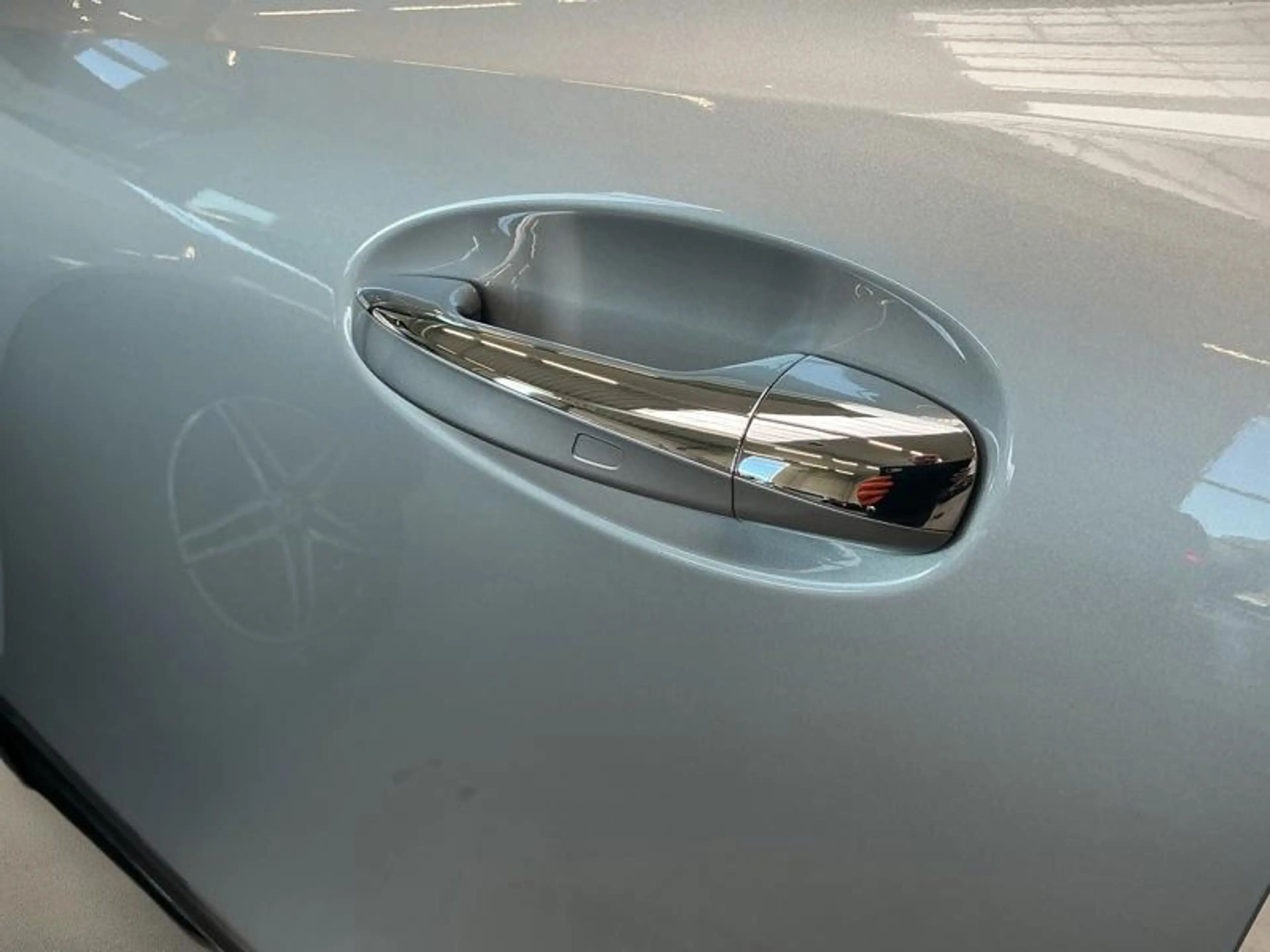 Mercedes-Benz EQB 250 + AMG Line 7 places Toit Pano — photo 9
