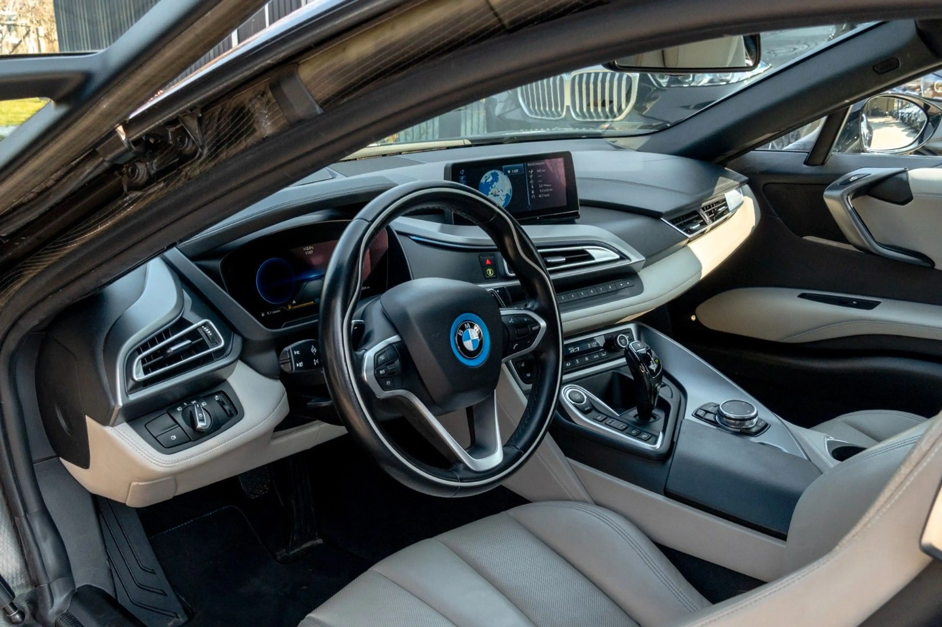 BMW i8 Coupe  LASER.HUD.HARMAN.DR.ASS. — photo 14