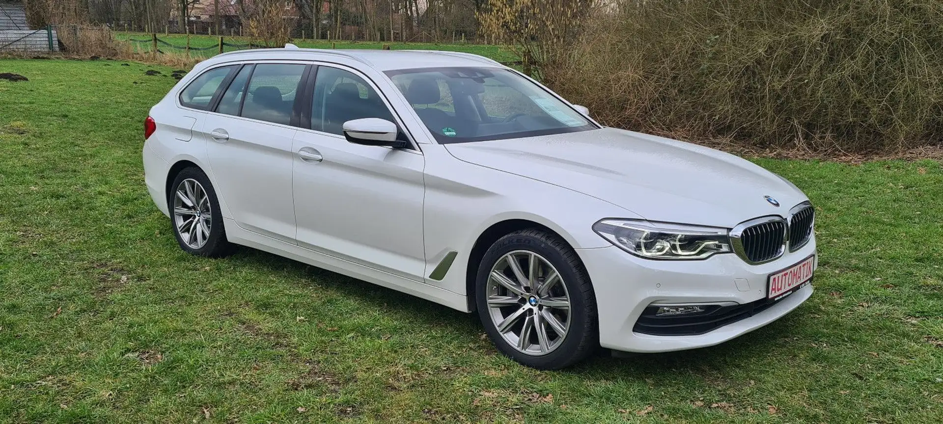 BMW 520 i Touring*Adap.LED*HeadUp*Kamera*Navi*8fach* Weiß - 1
